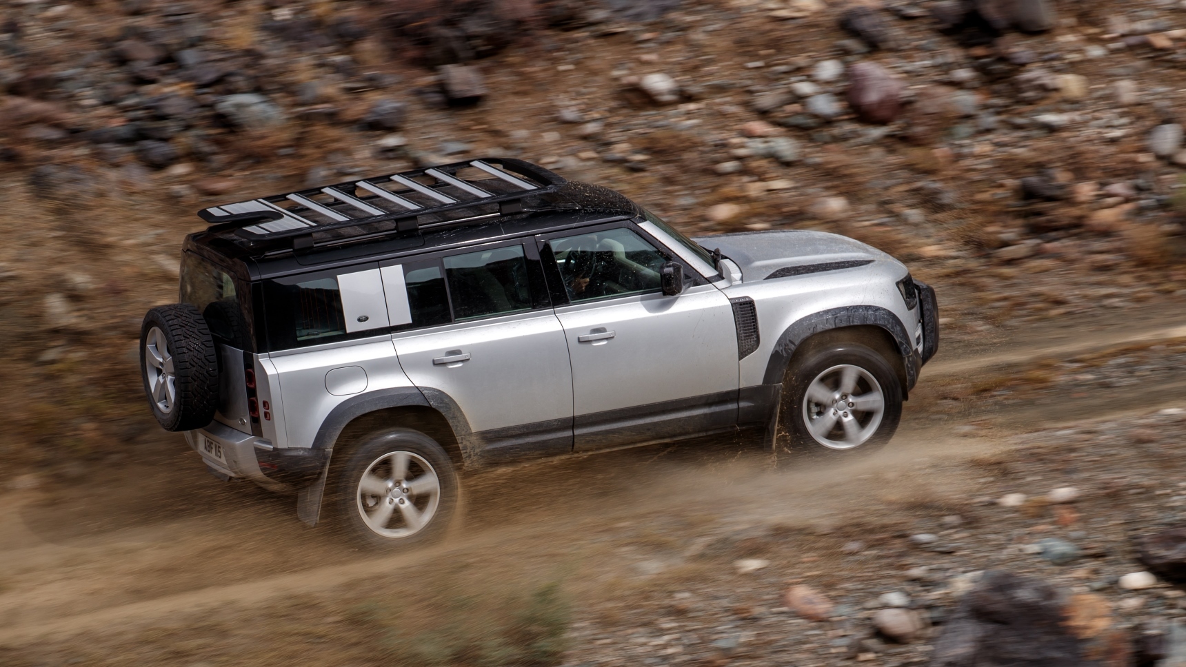 Land Rover открыл продажи нового Defender в России