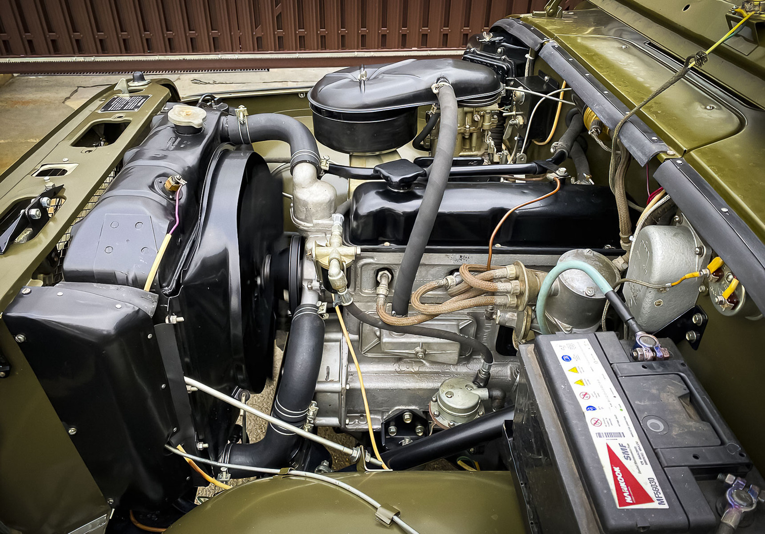 Б у двигатели на уаз. УАЗ 469 моторный отсек. Двигатель УАЗ 469. Подкапотка УАЗ 469. УАЗ 469 1977.