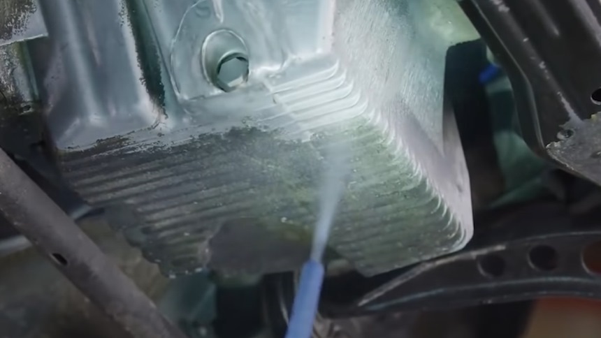 Как просто и быстро очистить машину с помощью сухого льда
