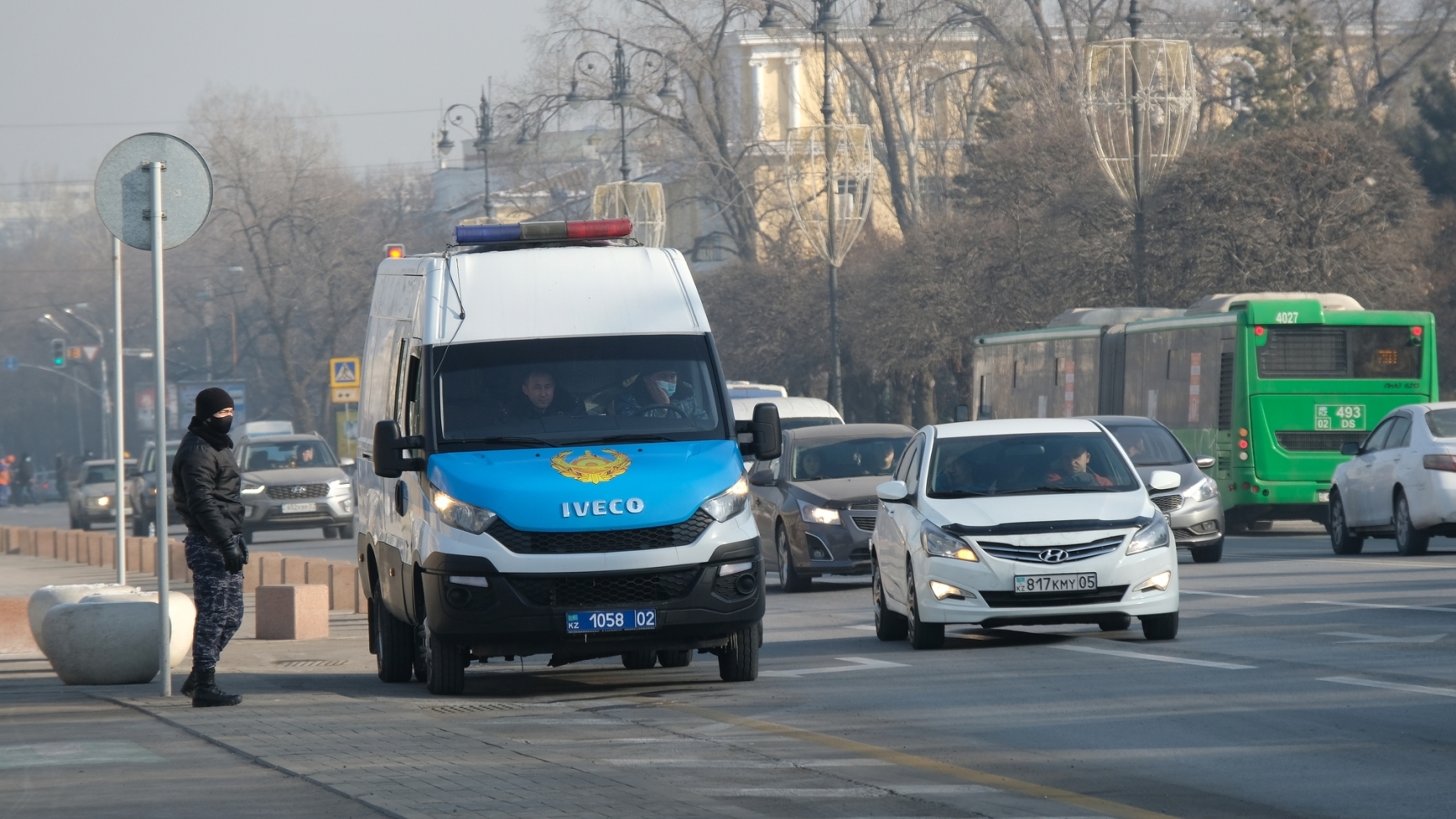 Машины с российскими номерами начали задерживать в Казахстане - Quto.ru