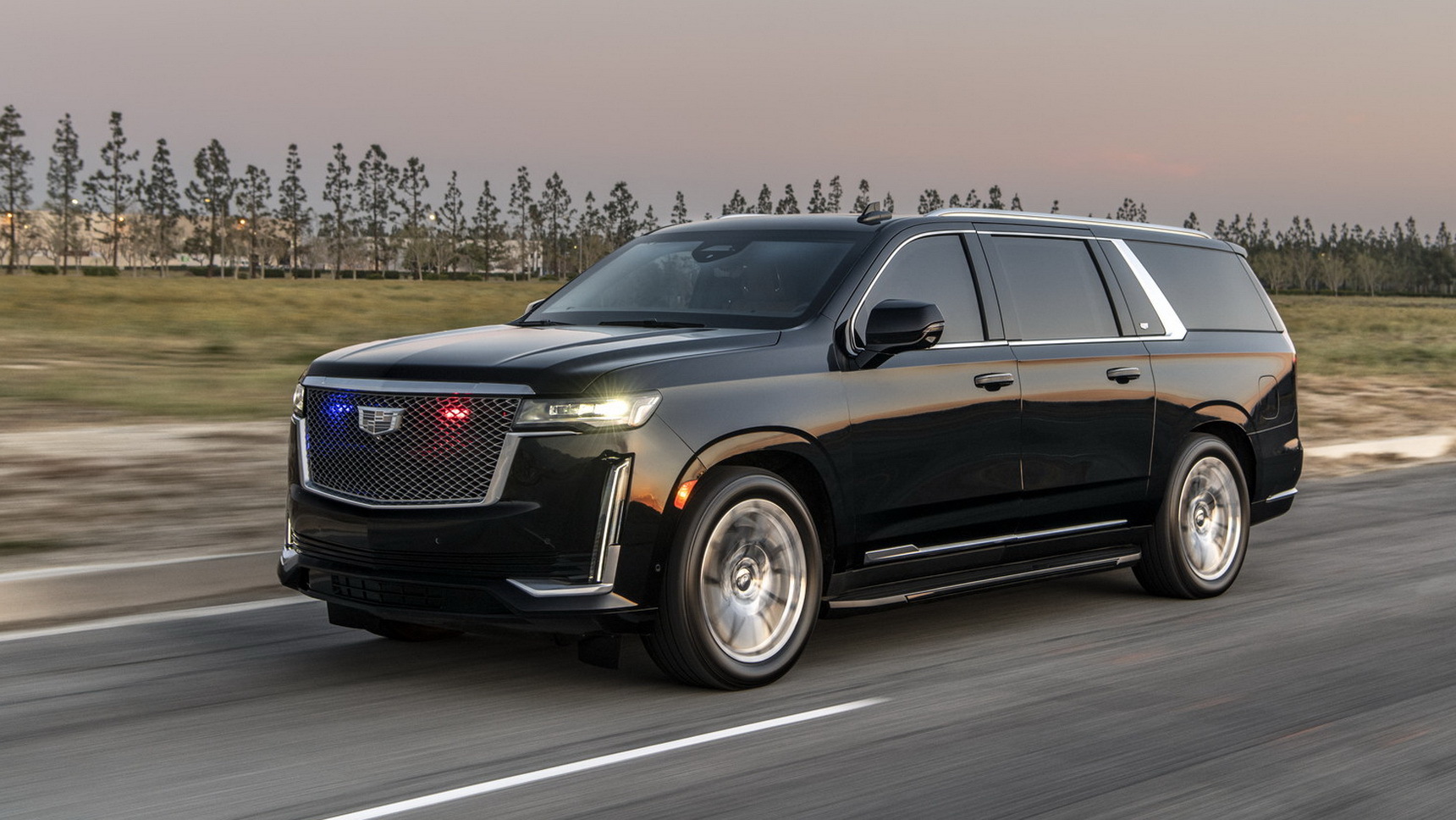 Представлен ультрароскошный броневик Cadillac Escalade - Quto.ru