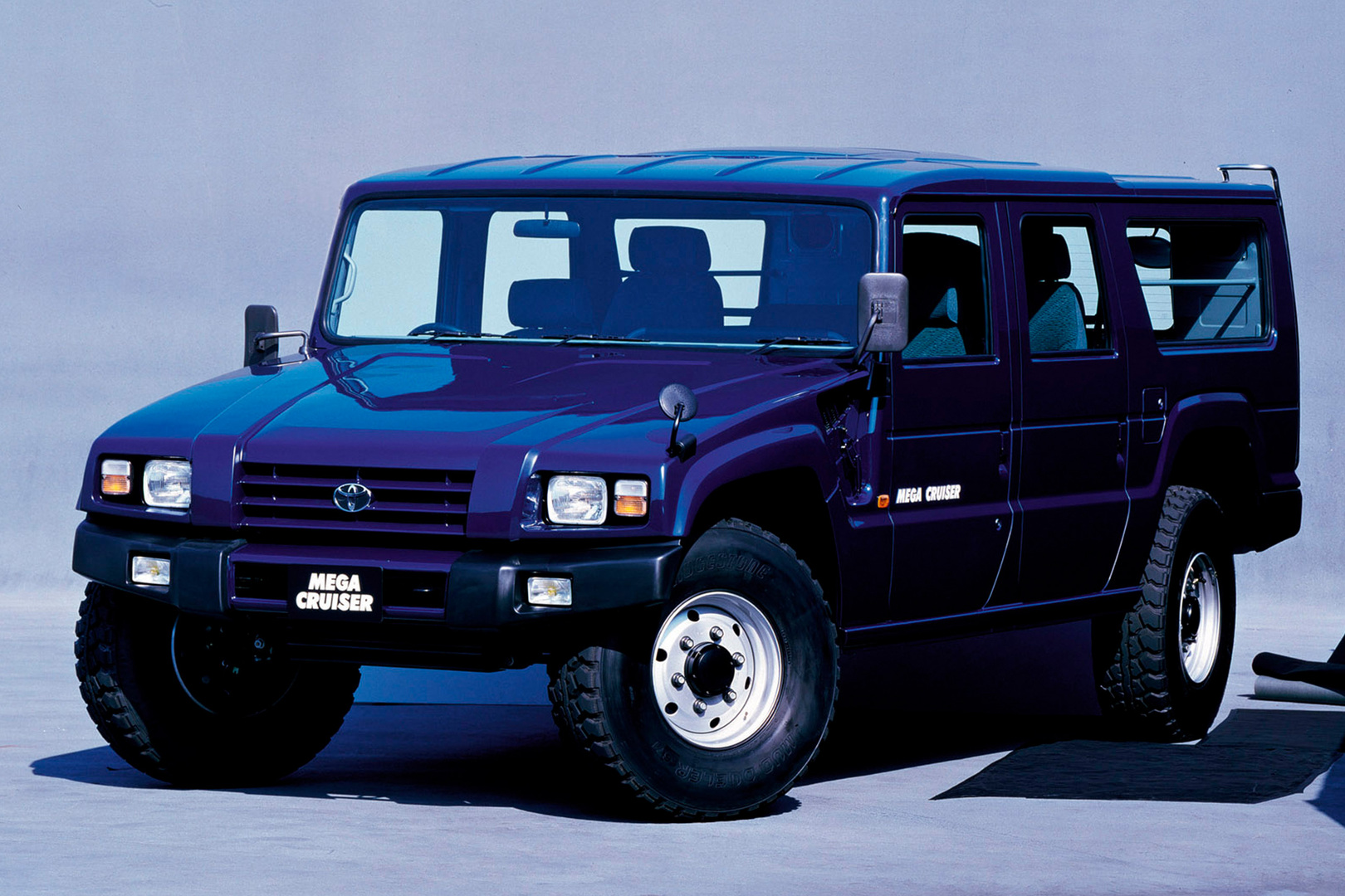 Царь-крузак: 5 фактов о Toyota Mega Cruiser - Quto.ru