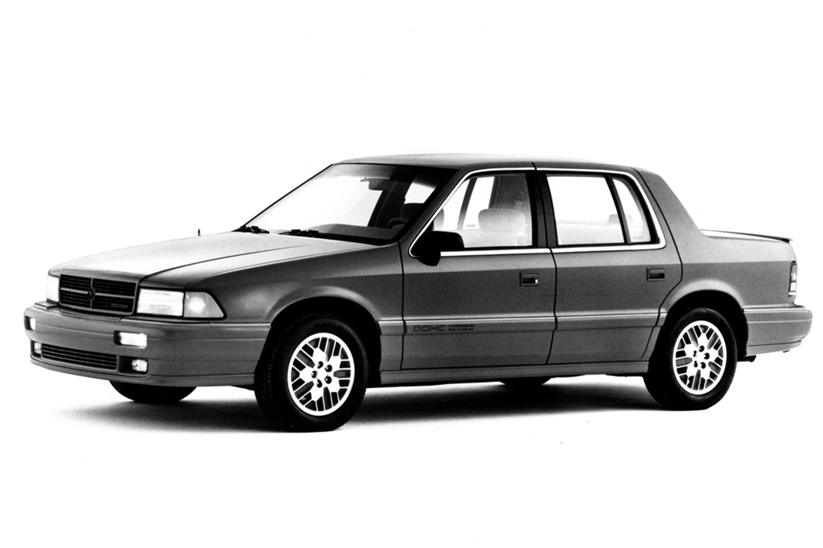 Плюсы и минусы автомобиля Dodge Spirit - особенности модели, технические характеристики, отзывы владельцев Плюсы и минусы Dodge Spirit: Особенности, технические характеристики, отзывы