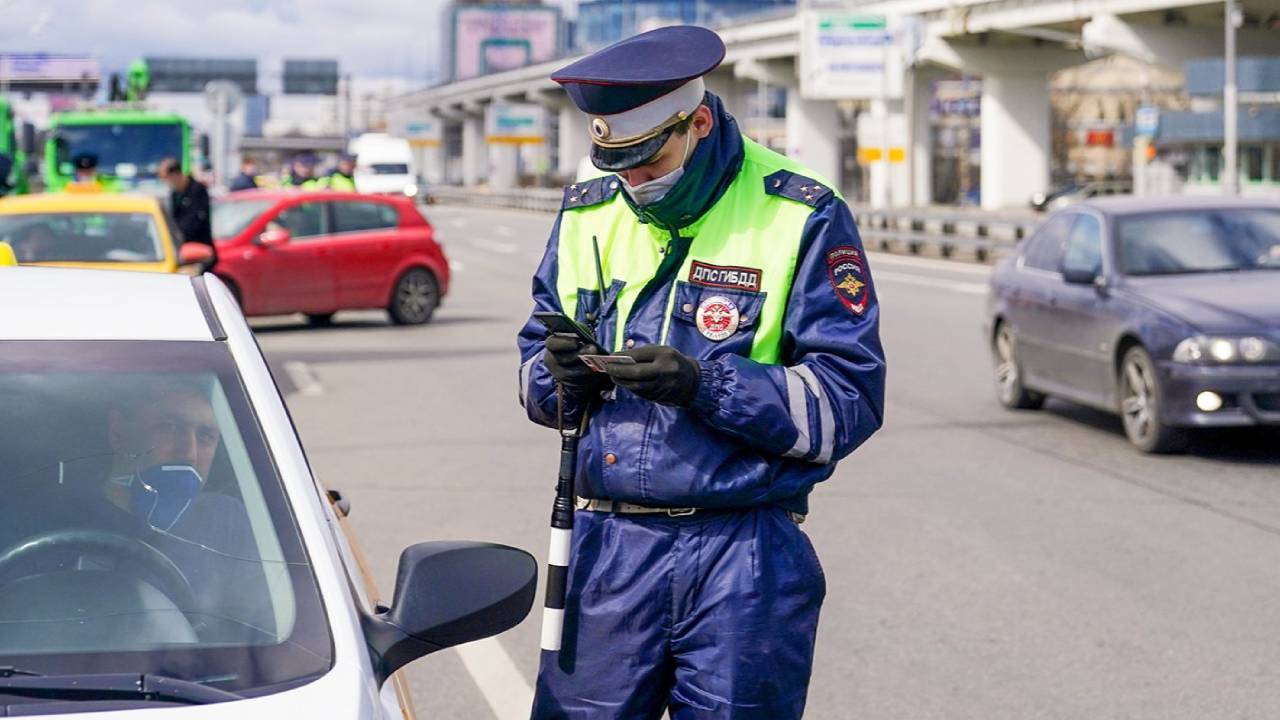 Как накажут водителя, если он не остановился по требованию ВАИ - Quto.ru