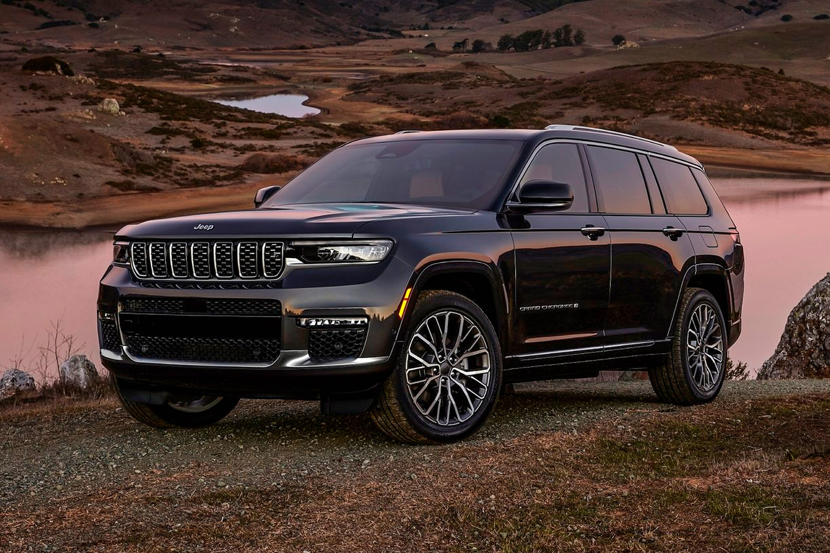 Jeep grand cherokee 2022 интерьер