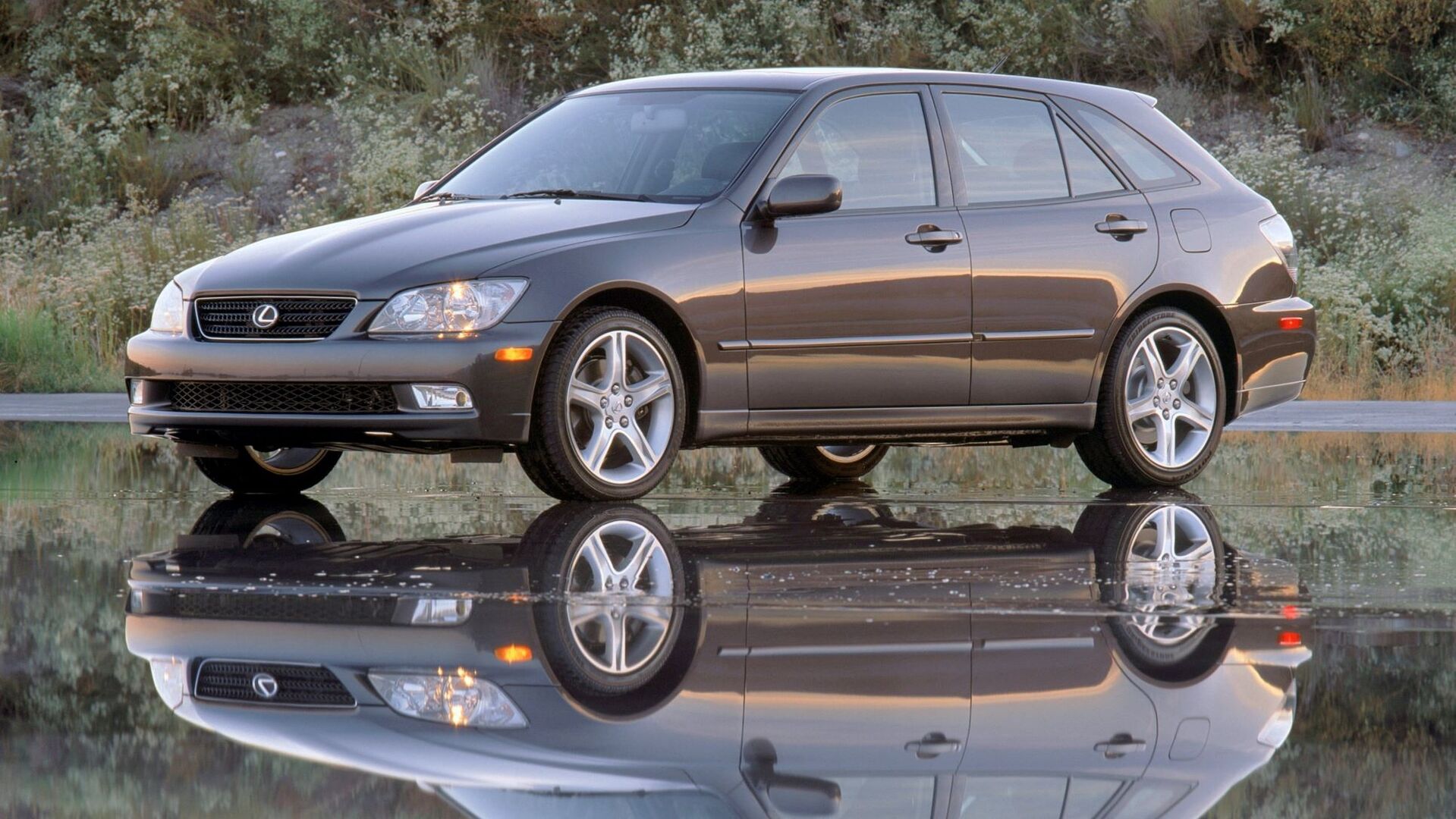 Кроссовер Ford Escape - высокая проходимость и универсальность