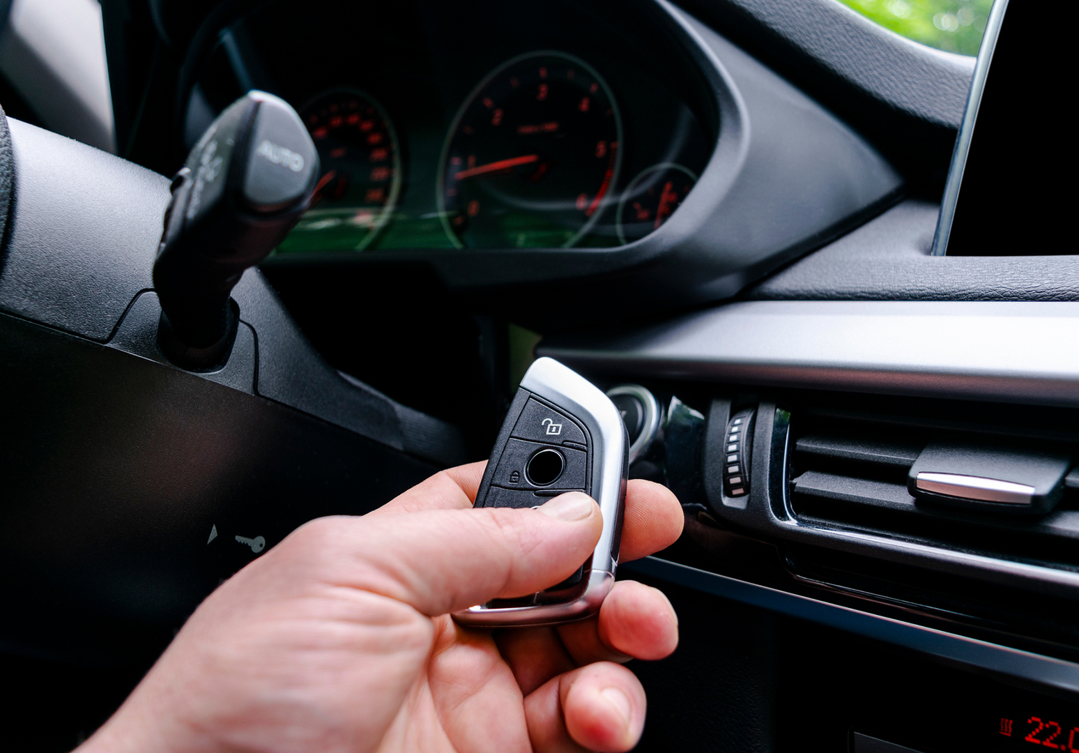 Как эффективно защититься от бесключевого доступа к автомобилю?