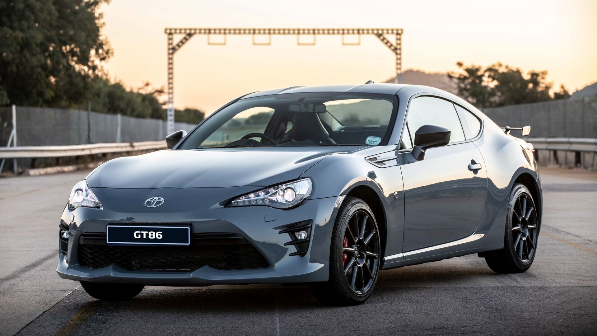 Toyota gt86 зеленая