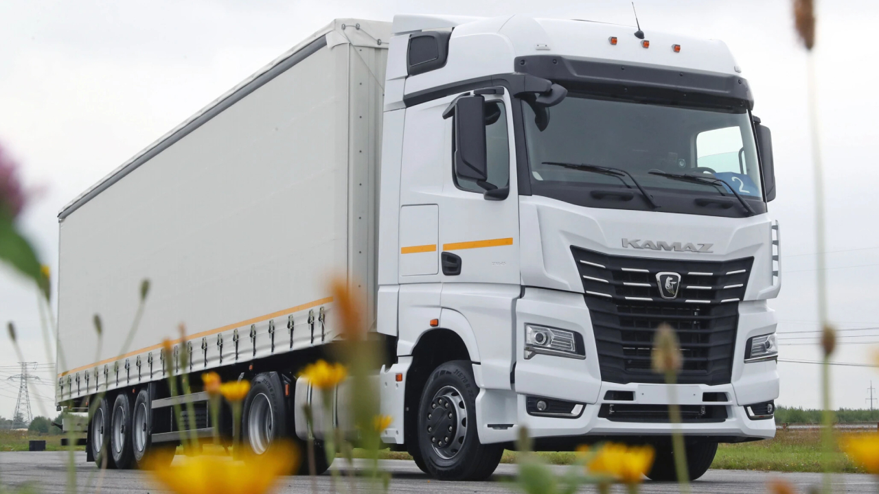 КамАЗ объяснил высокую стоимость своих новых грузовиков… 