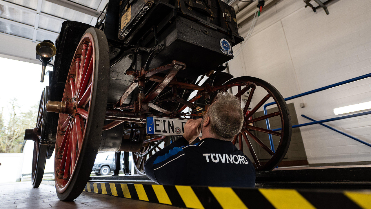 Автомобиль 1894 года выпуска успешно прошёл техосмотр - Quto.ru