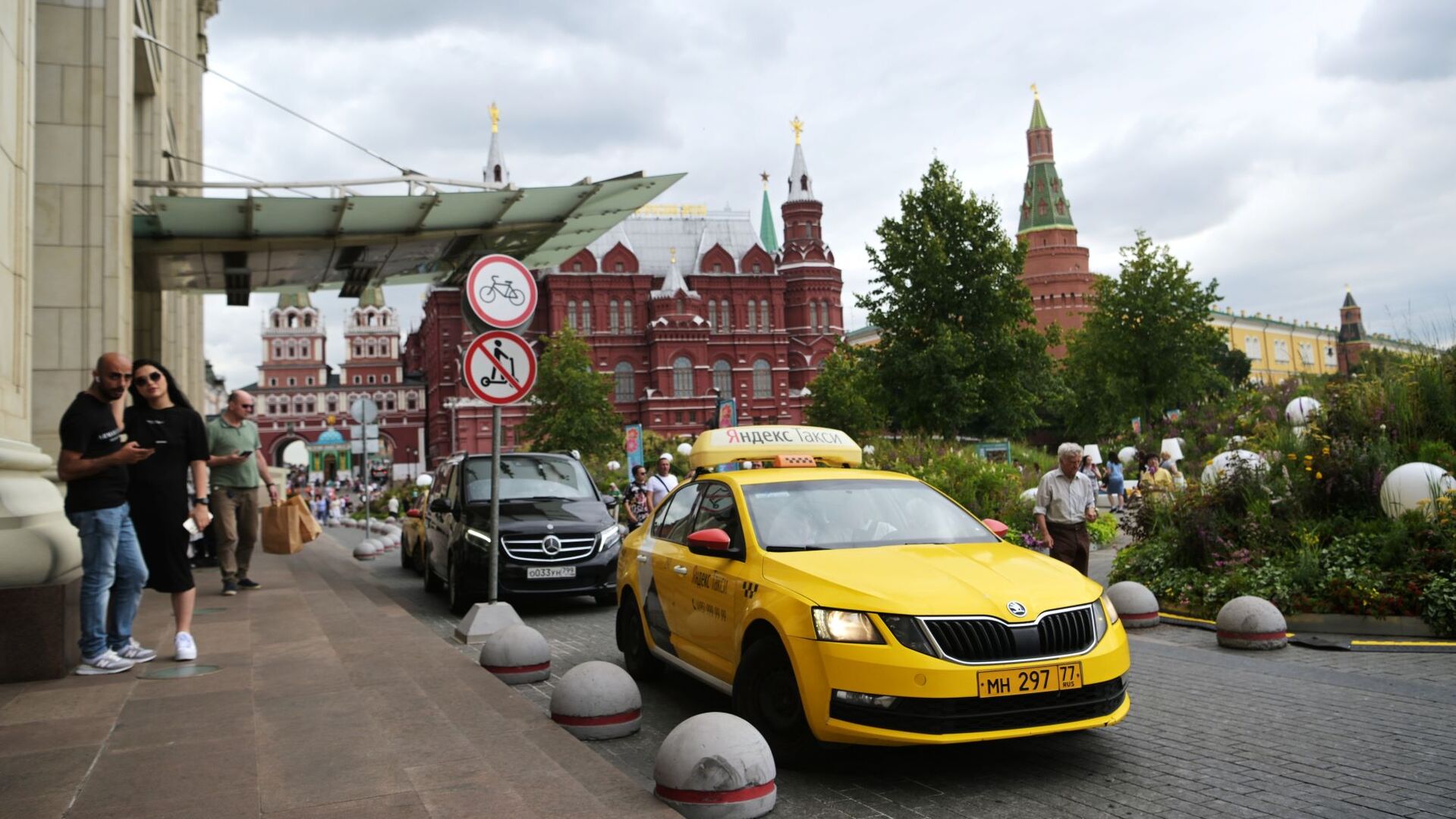 Власти поддержали использование в такси российских автомобилей - Quto.ru