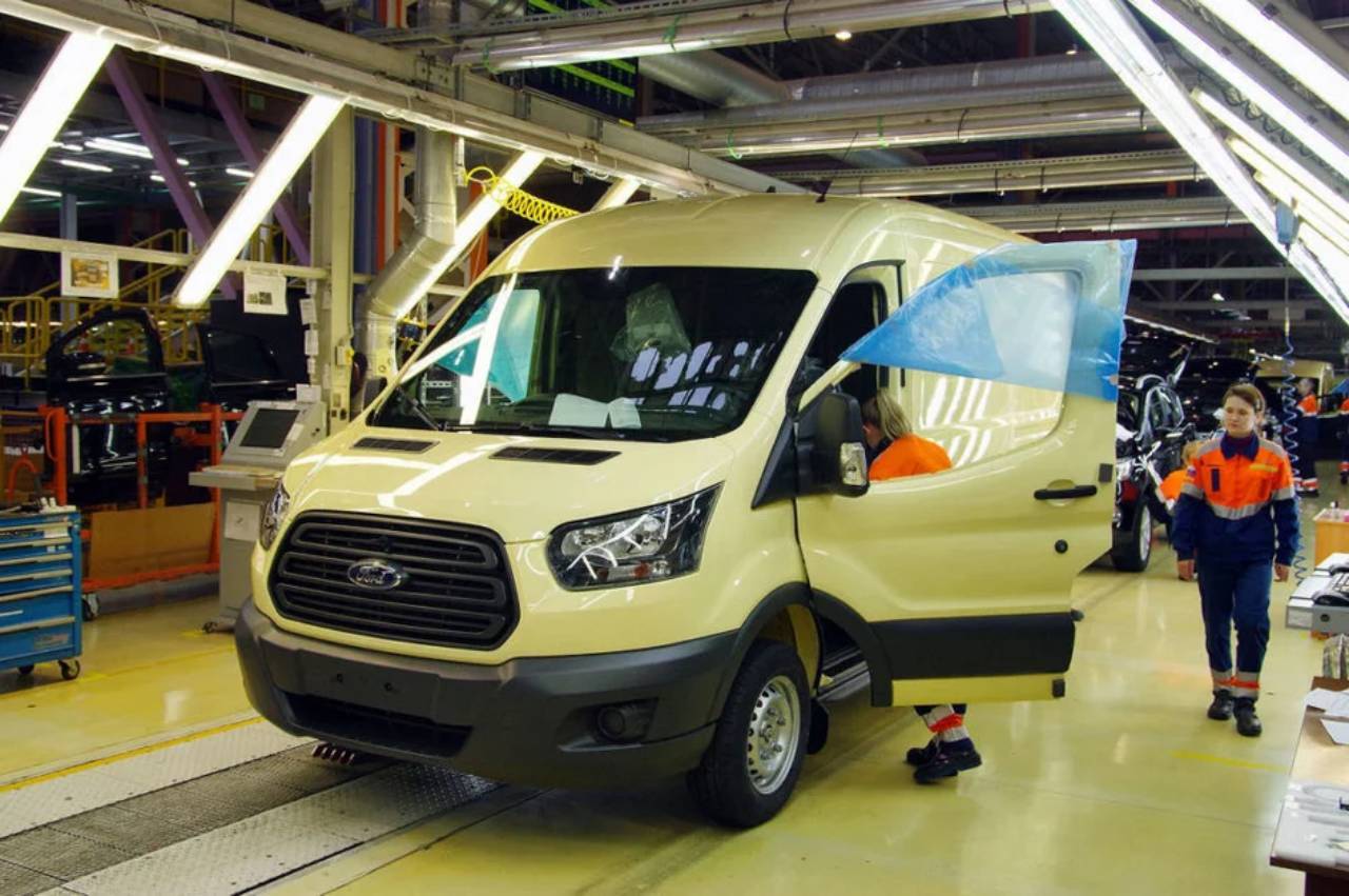 Автомобиль соллерс фото. Соллерс Форд,Ford Transit. Ford Transit Sollers. Форд Транзит броневик. Ford Transit 2019 броневик.