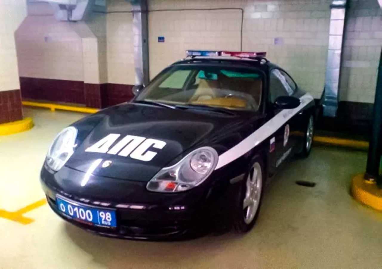 Полицейские машины рублевки. Porsche 911 ДПС. Полицейский Порше 911. ДПС Порше 911 СПБ. Porsche 911 ГАИ.