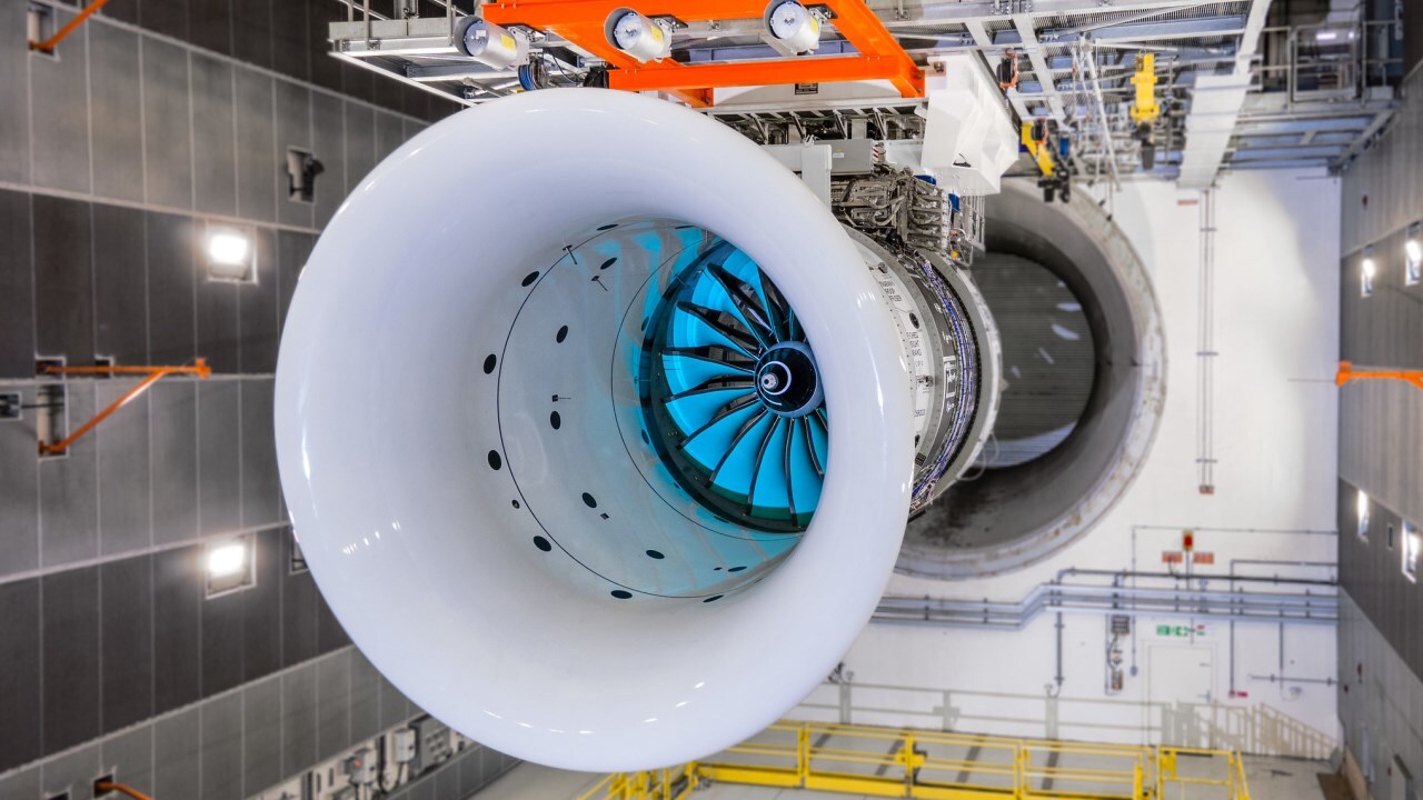 Rolls-Royce испытал самый большой авиадвигатель в… 