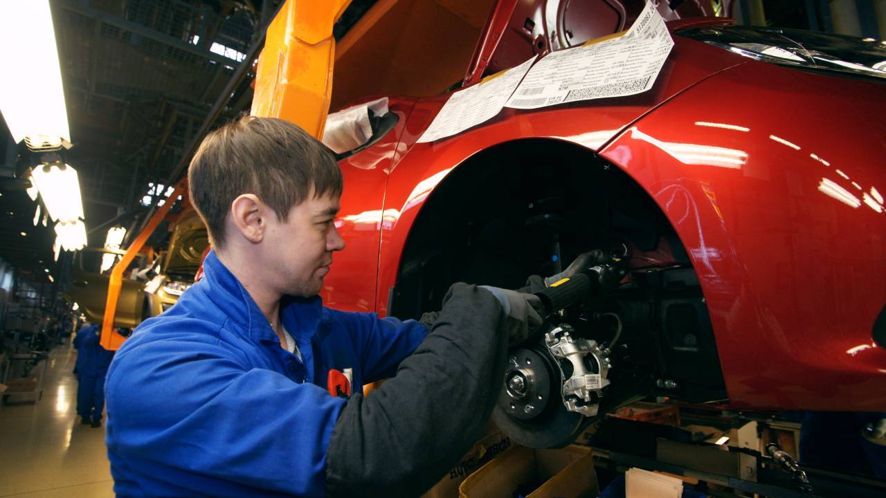 Минпромторг: производство машин в России выросло с начала года на… 
