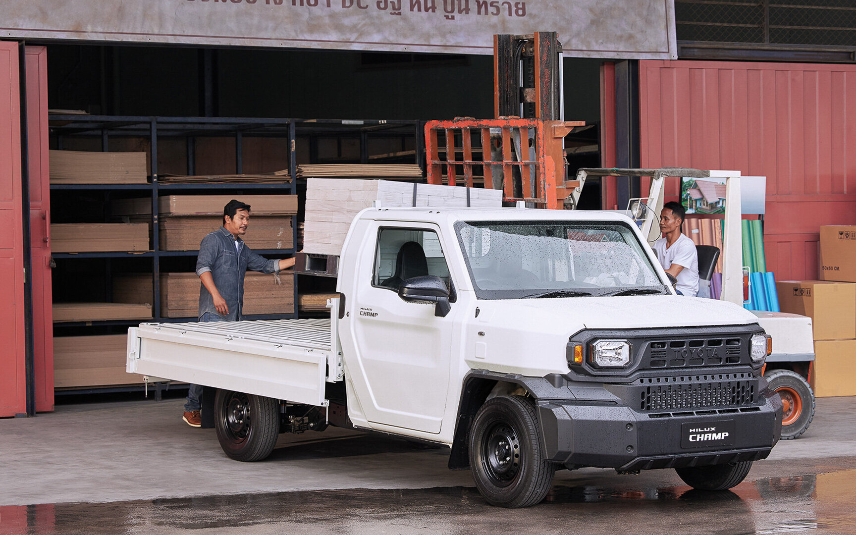 Toyota представила утилитарный грузовик Hilux… 