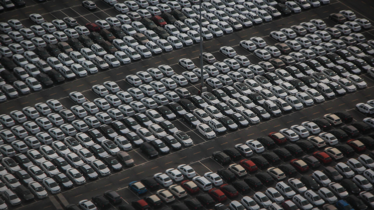 Продажи автомобилей выросли в 2023 году на… 