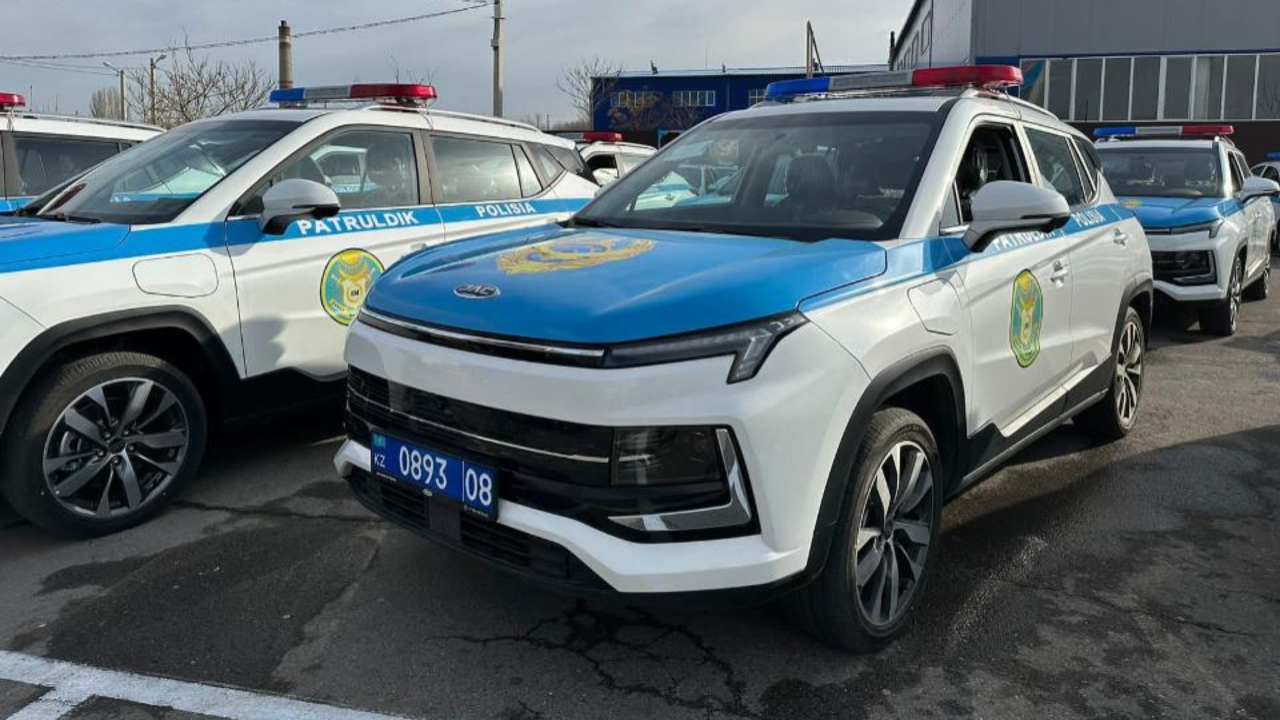 В Казахстане для полиции закупили партию электрокаров… 