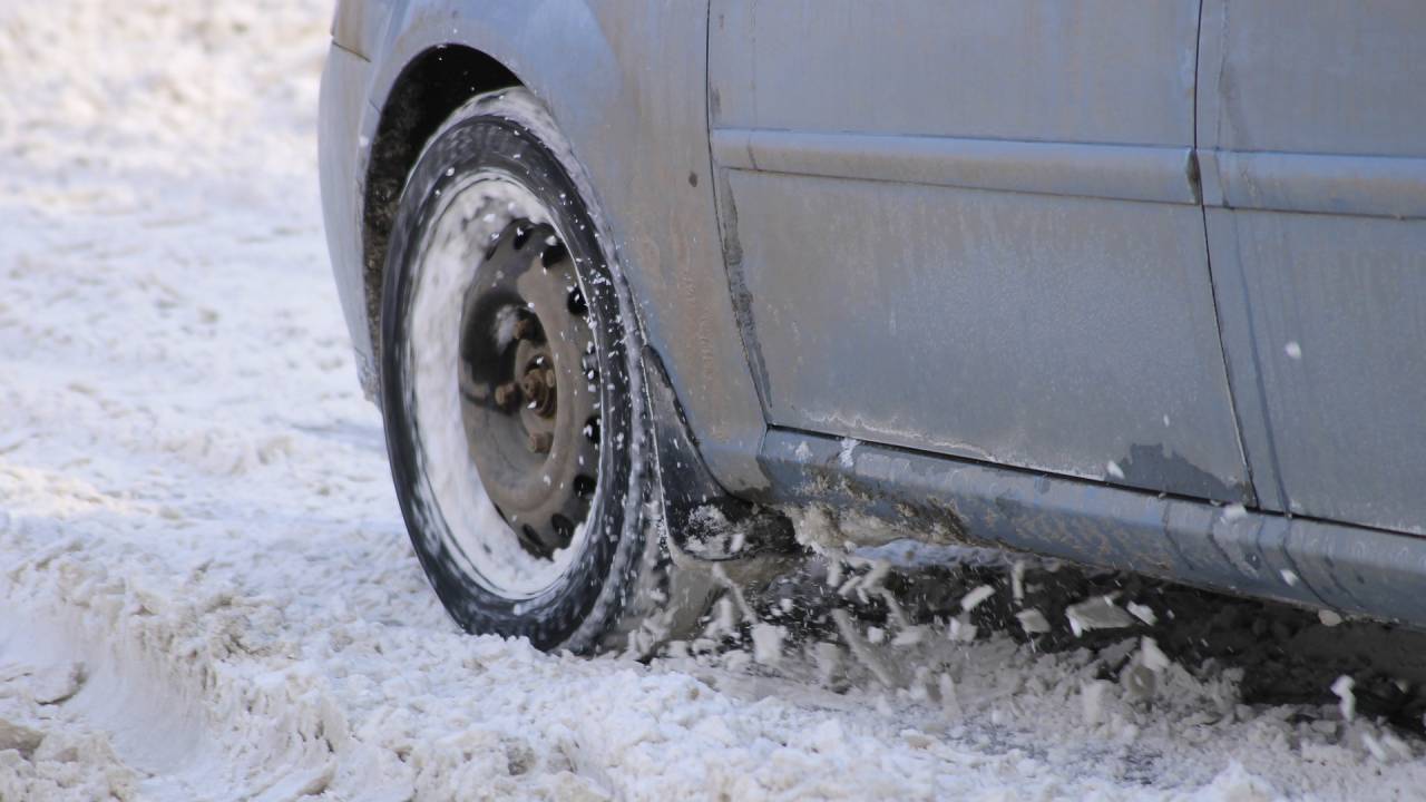 Эксперт Иванский рассказал, как снежная масса на колёсных арках ломает… 