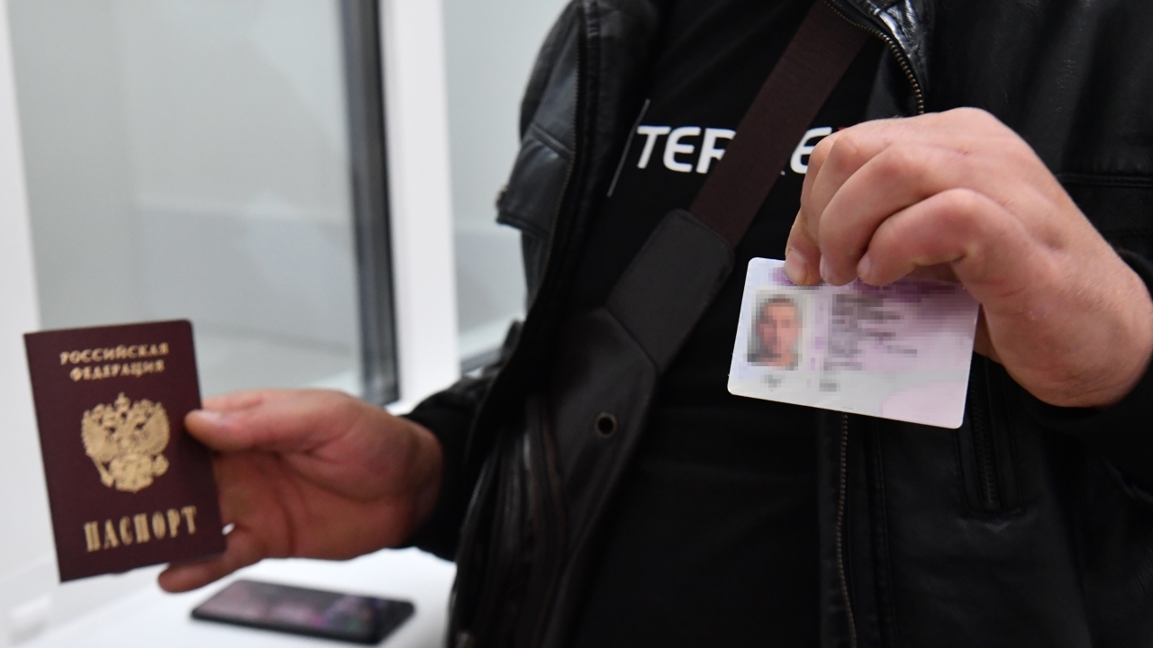 Белорусам разрешат получать российские водительские права без… 