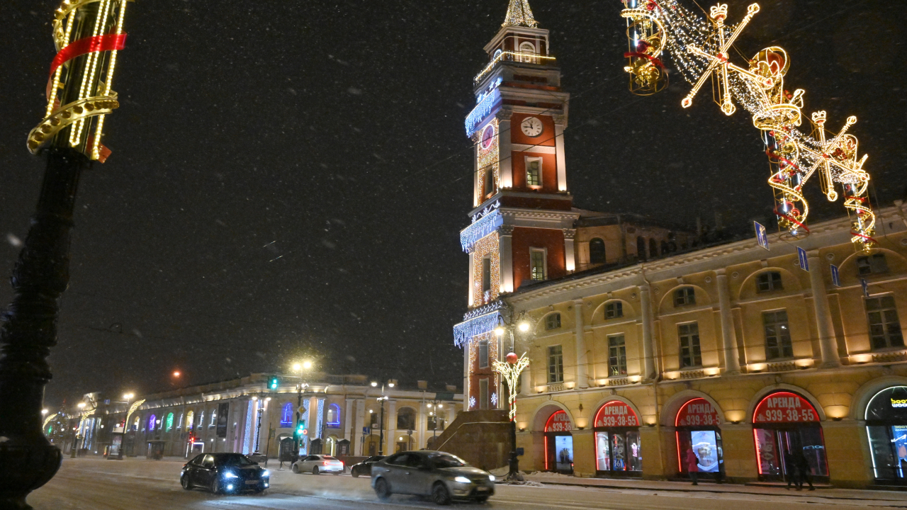 Россияне признали Санкт-Петербург лучшим городом для новогоднего… 