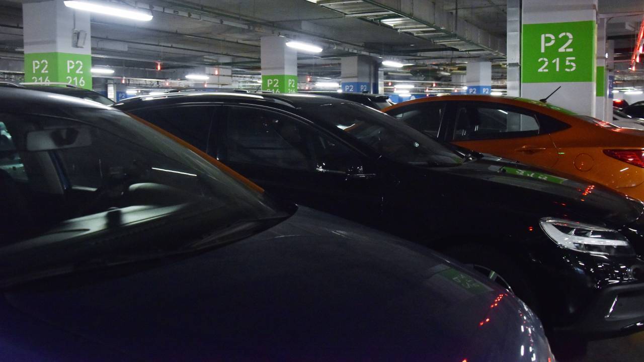 В России хотят запустить изменение требований к парковкам в… 