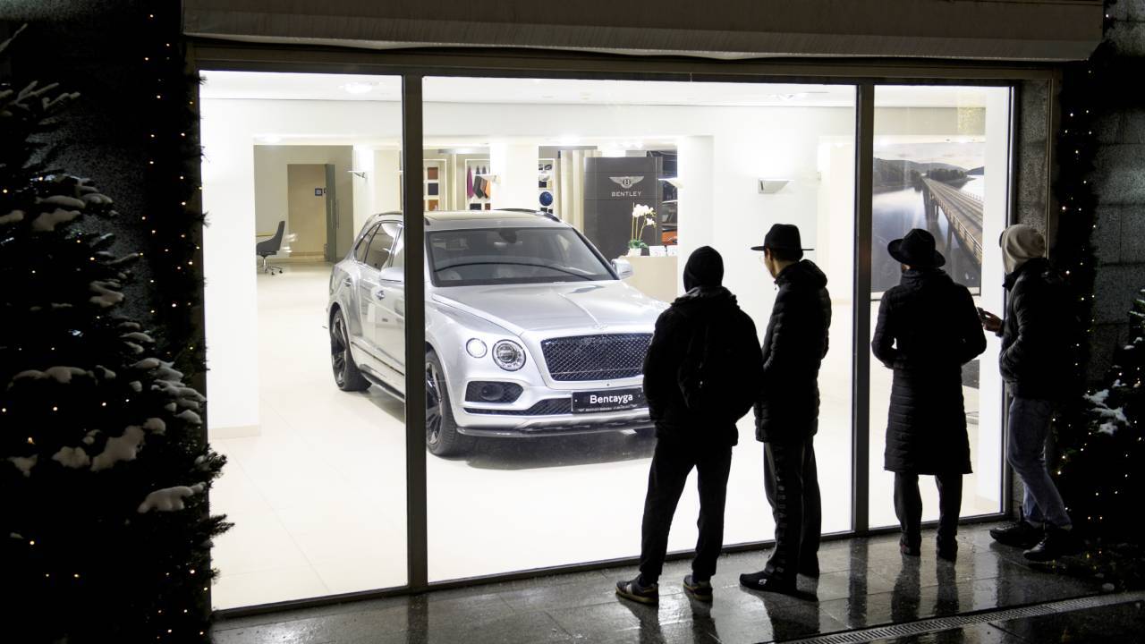 В США тысячи Porsche, Bentley и Audi конфискованы из-за китайских… 