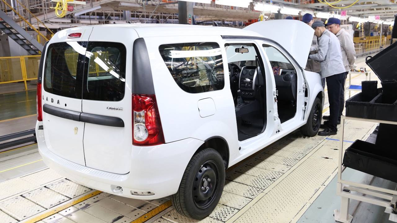 АвтоВАЗ возобновил производство универсалов Lada… 