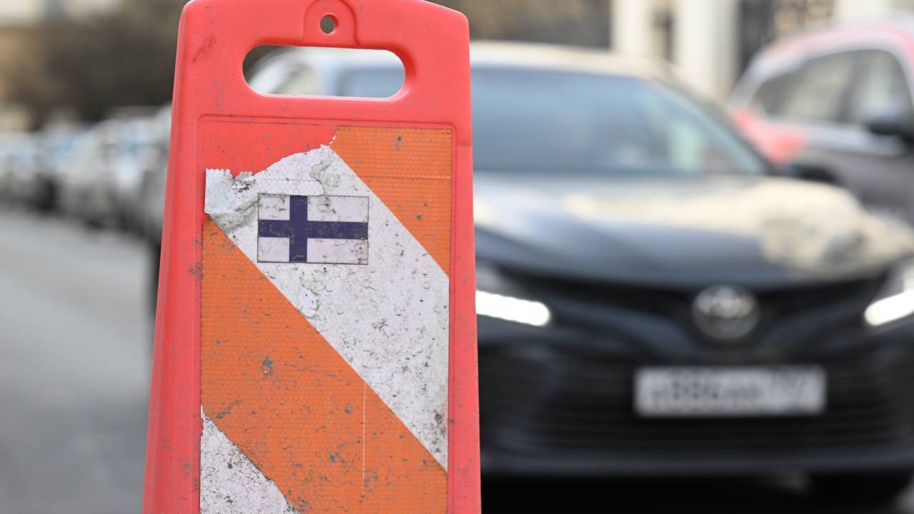 Автомобили с российскими номерами должны покинуть Финляндию за… 