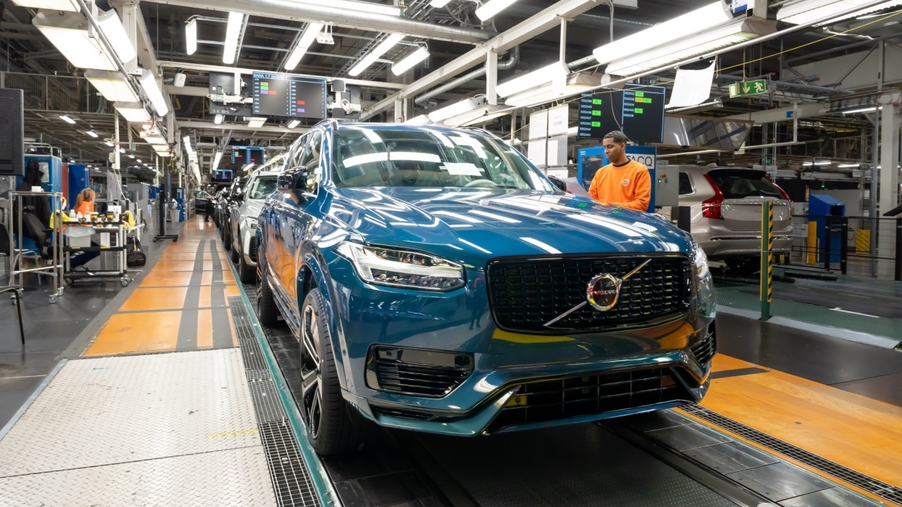 Volvo завершила выпуск дизельных… 