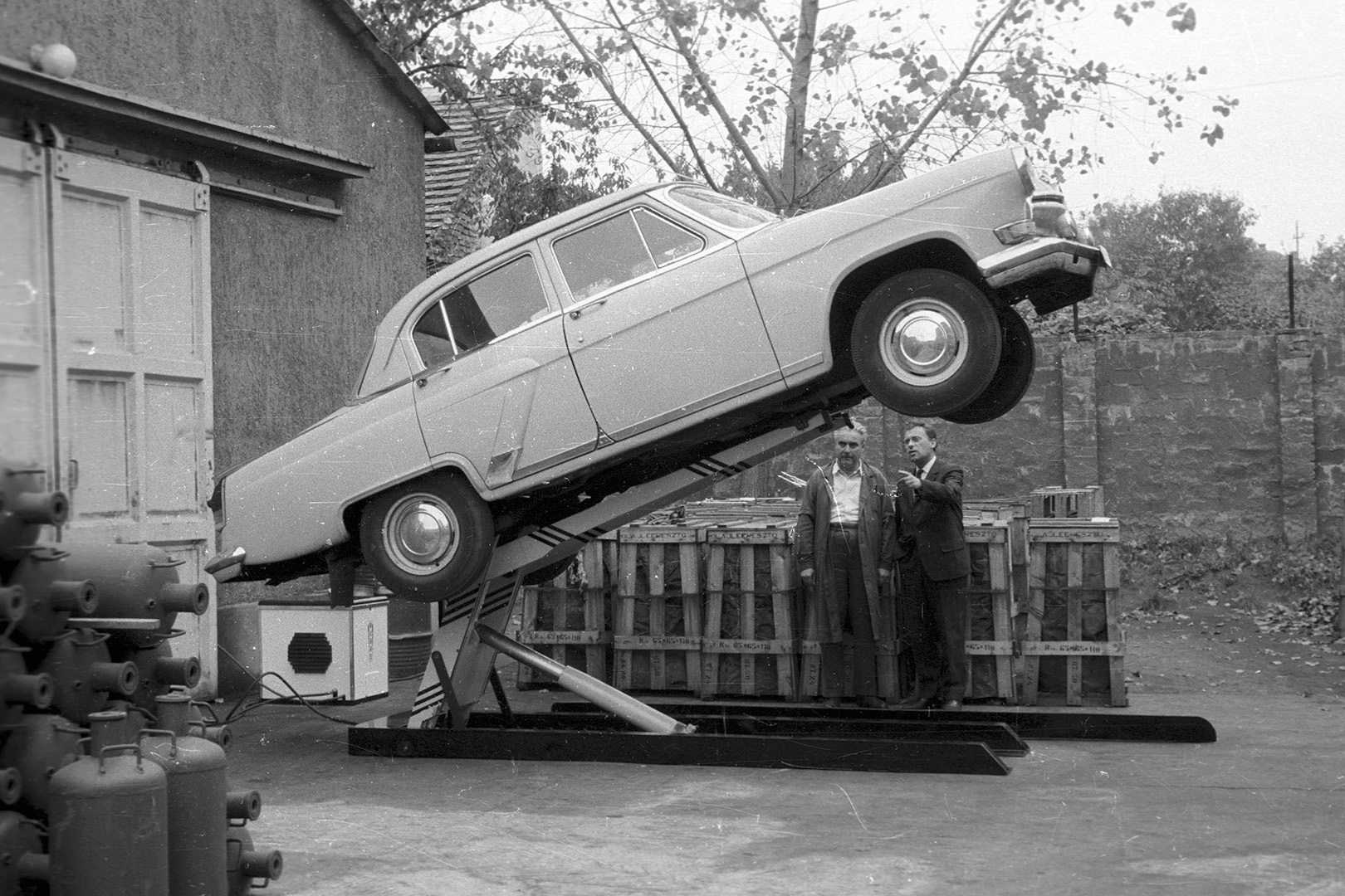 Как автомобилисты ремонтировали автомобили во времена… 