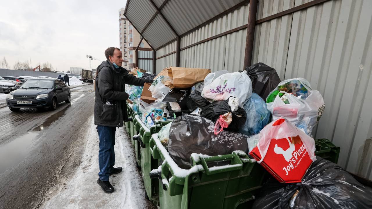 Сумм штрафов за парковку у мусорных баков в Подмосковье составила 280… 