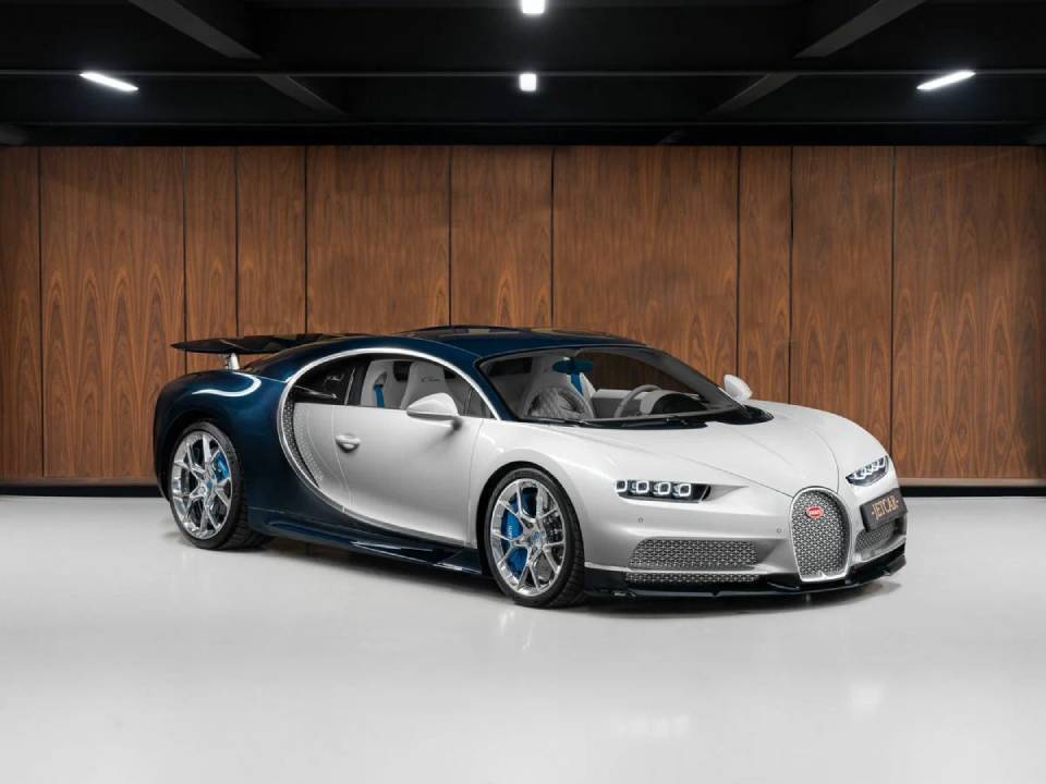 В Москве продают шикарный гиперкар Bugatti… 
