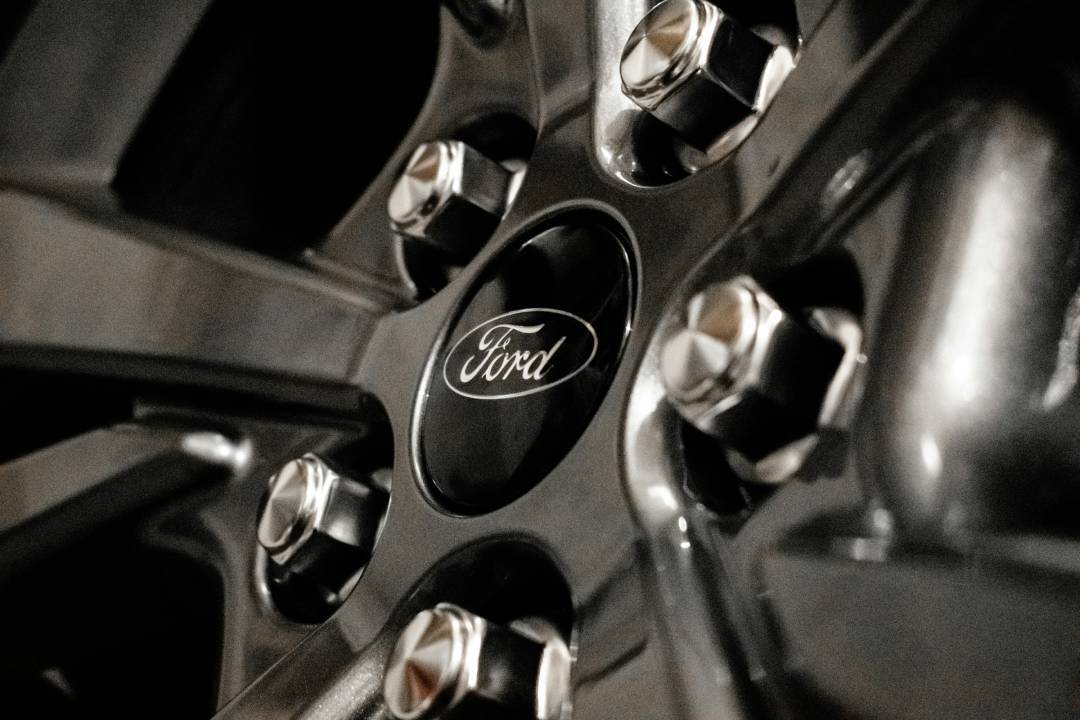 Ford отказался от тотальной электрификации модельного… 