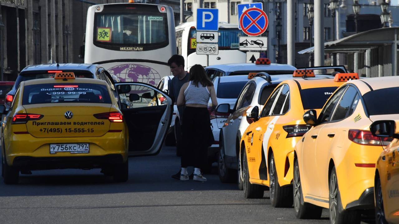 В Москве ужесточат требования к водителям… 