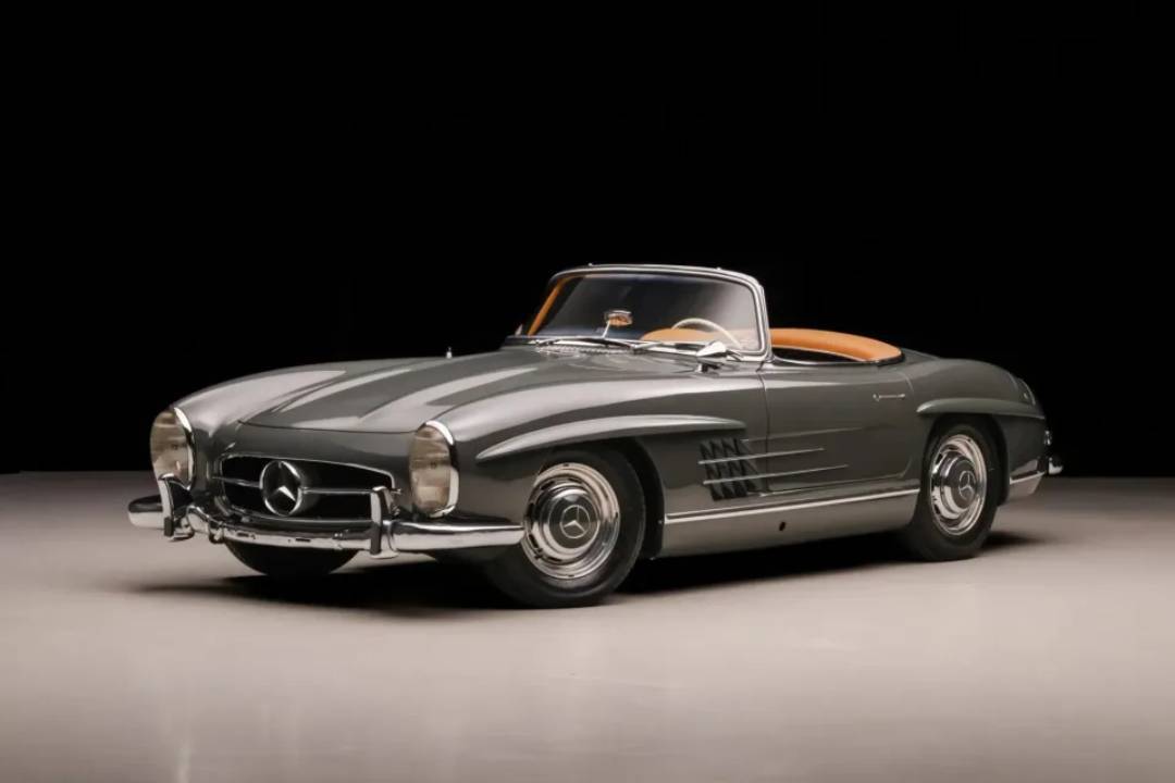 Mercedes-Benz 300 SL с винтажным радиоприемником Becker Mexico уйдёт с… 