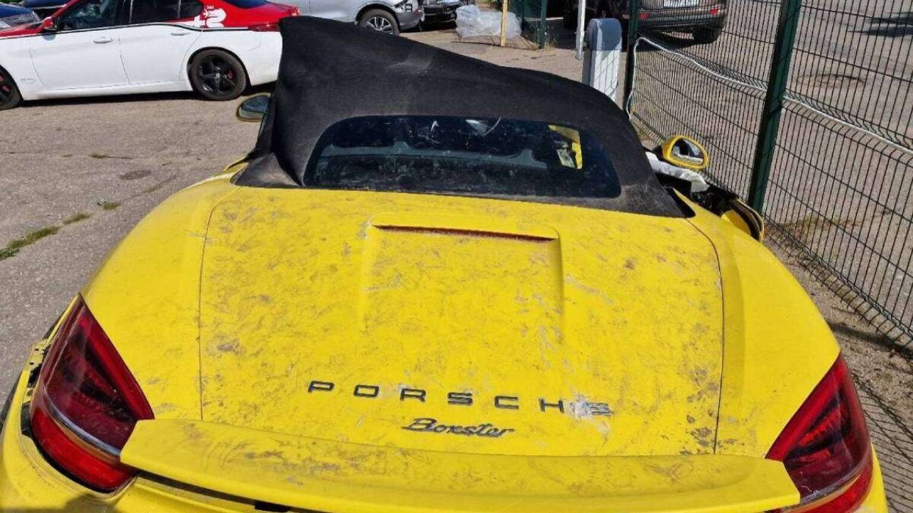 Разбитый об столб Porsche Boxster продали за 500 000… 