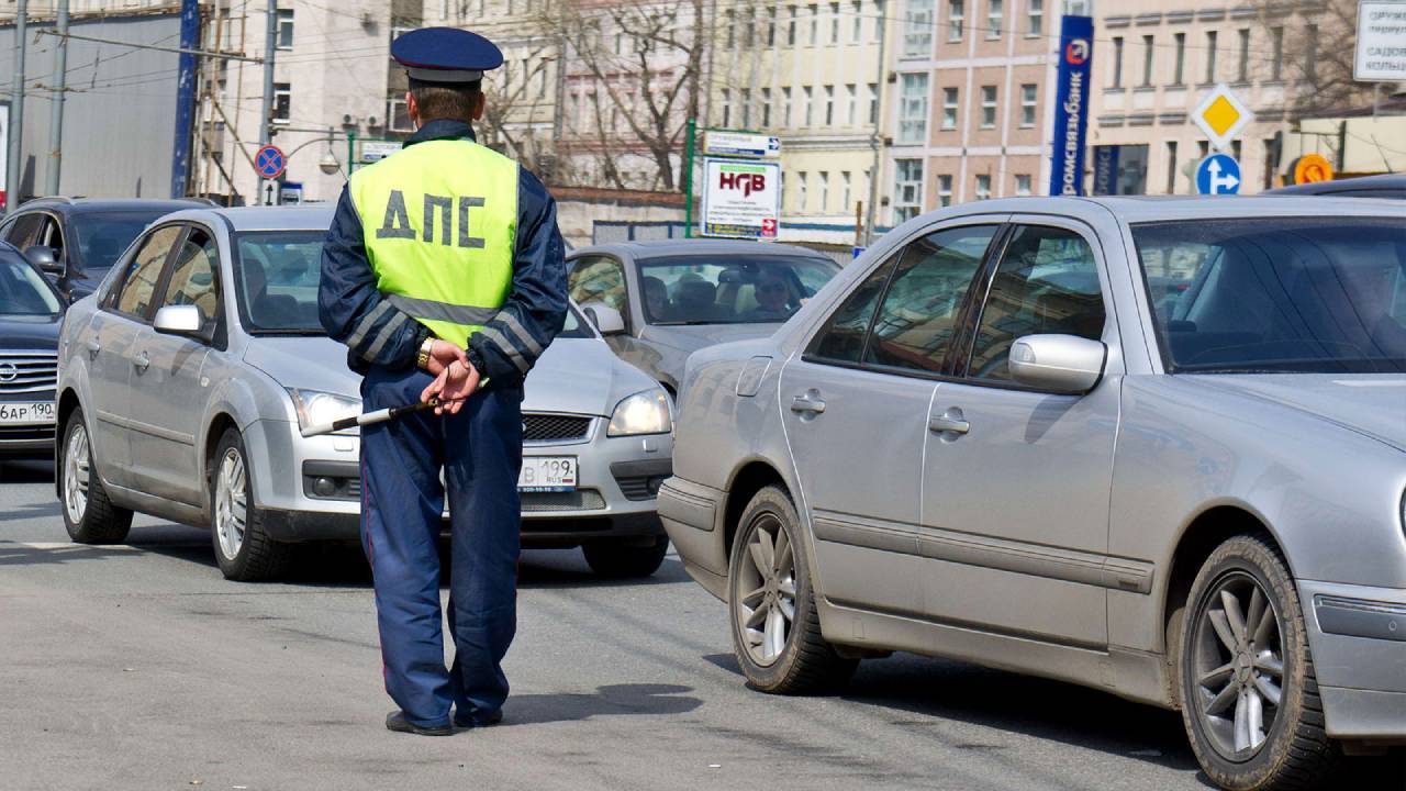 В РФ вырастет штраф для водителей за отказ остановиться по требованию… 