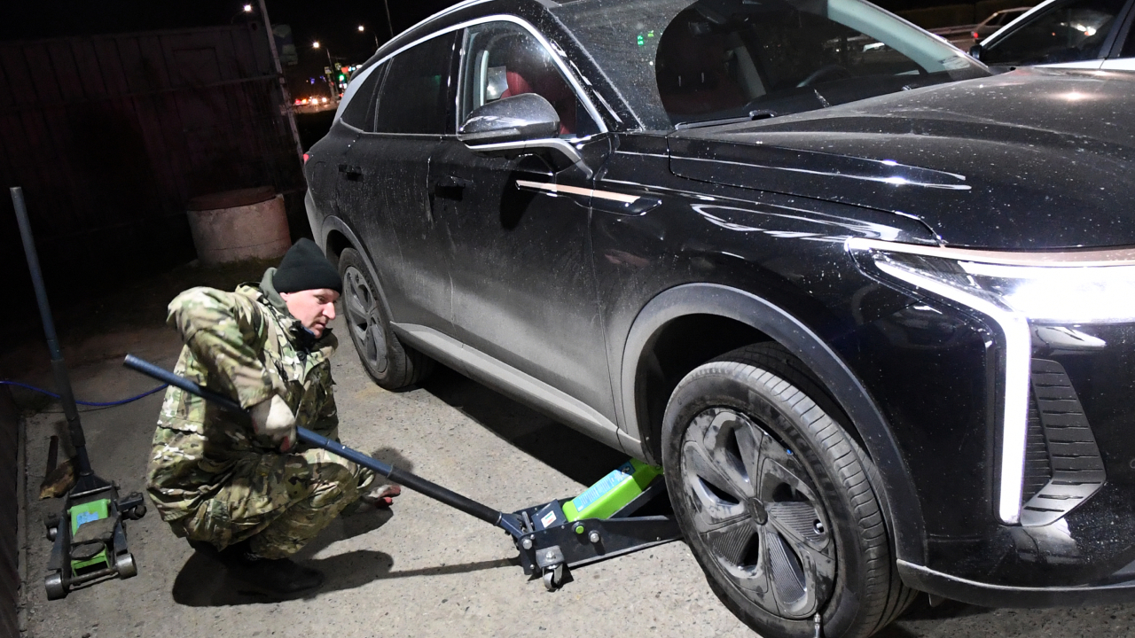 Синоптик Вильфанд: водителям в Москве пока рано менять шины на… 