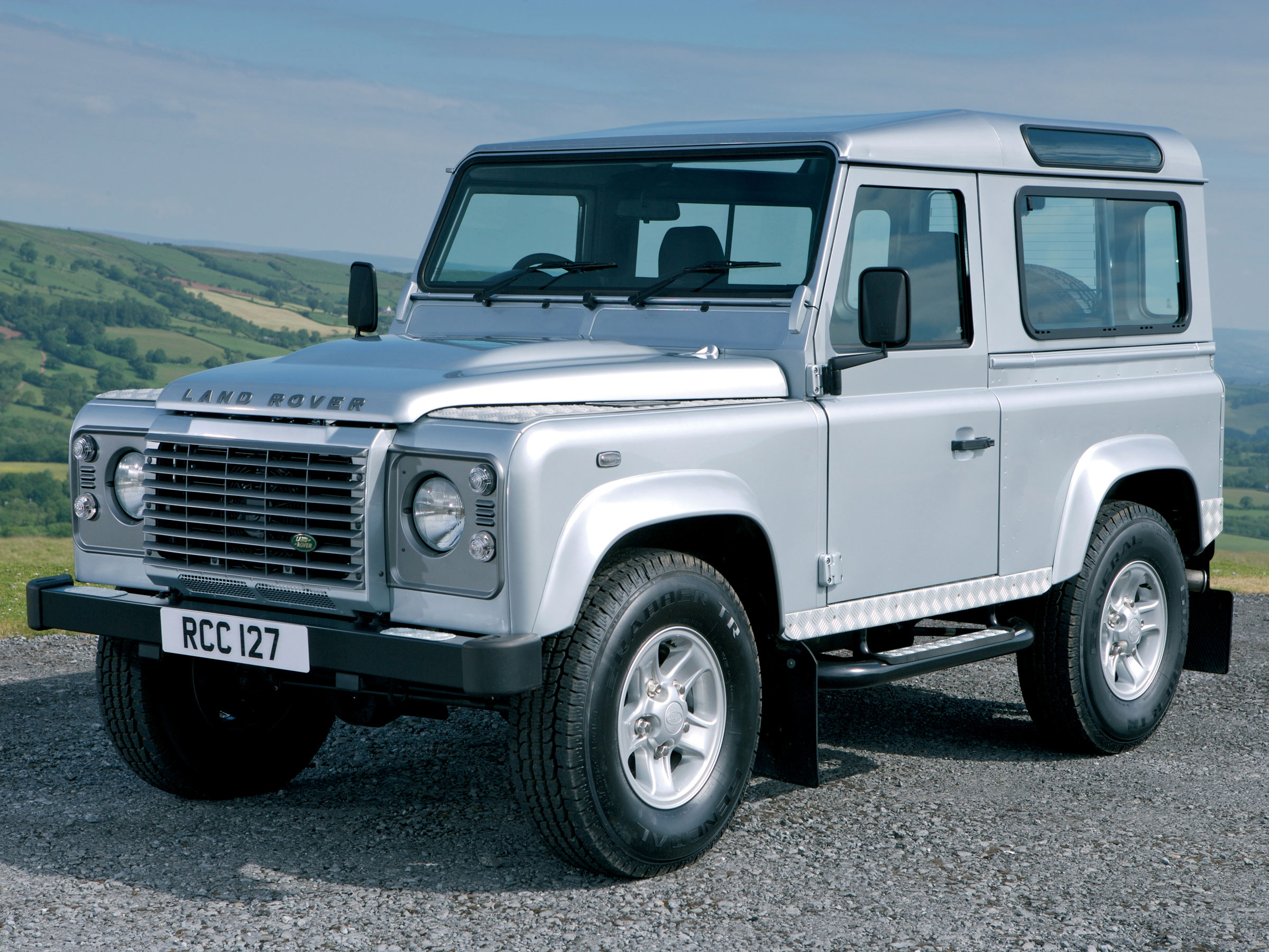 Land Rover Defender 90 I поколение рестайлинг Внедорожник – модификации и  цены, одноклассники Land Rover Defender 90 suv, где купить - Quto.ru