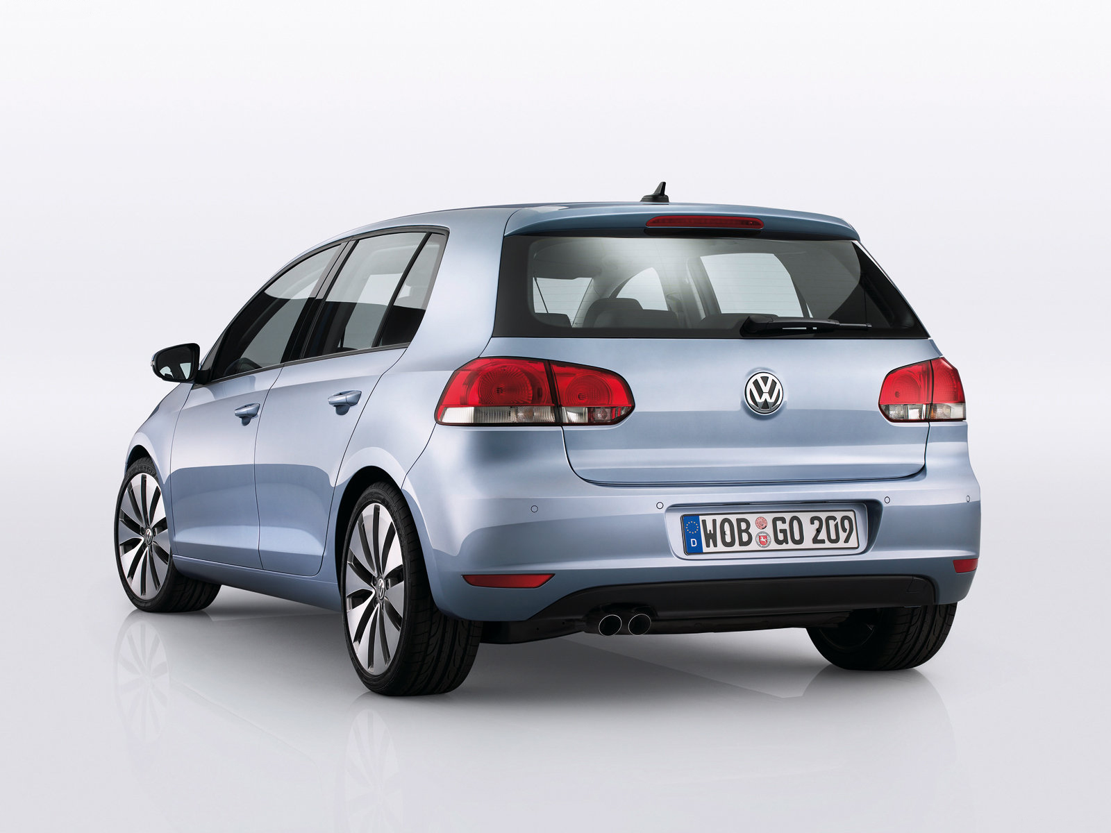 Продано: Volkswagen Golf 5-дв. VI поколение 1.6 DSG 102 л.с. белый в  Липецкой области - Quto.ru