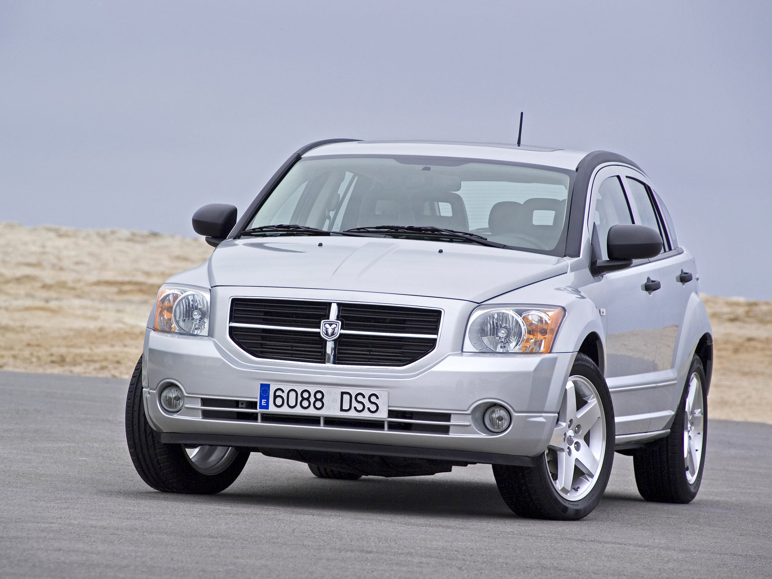 Dodge Caliber I поколение Хэтчбек – модификации и цены, одноклассники Dodge  Caliber hatchback, где купить - Quto.ru