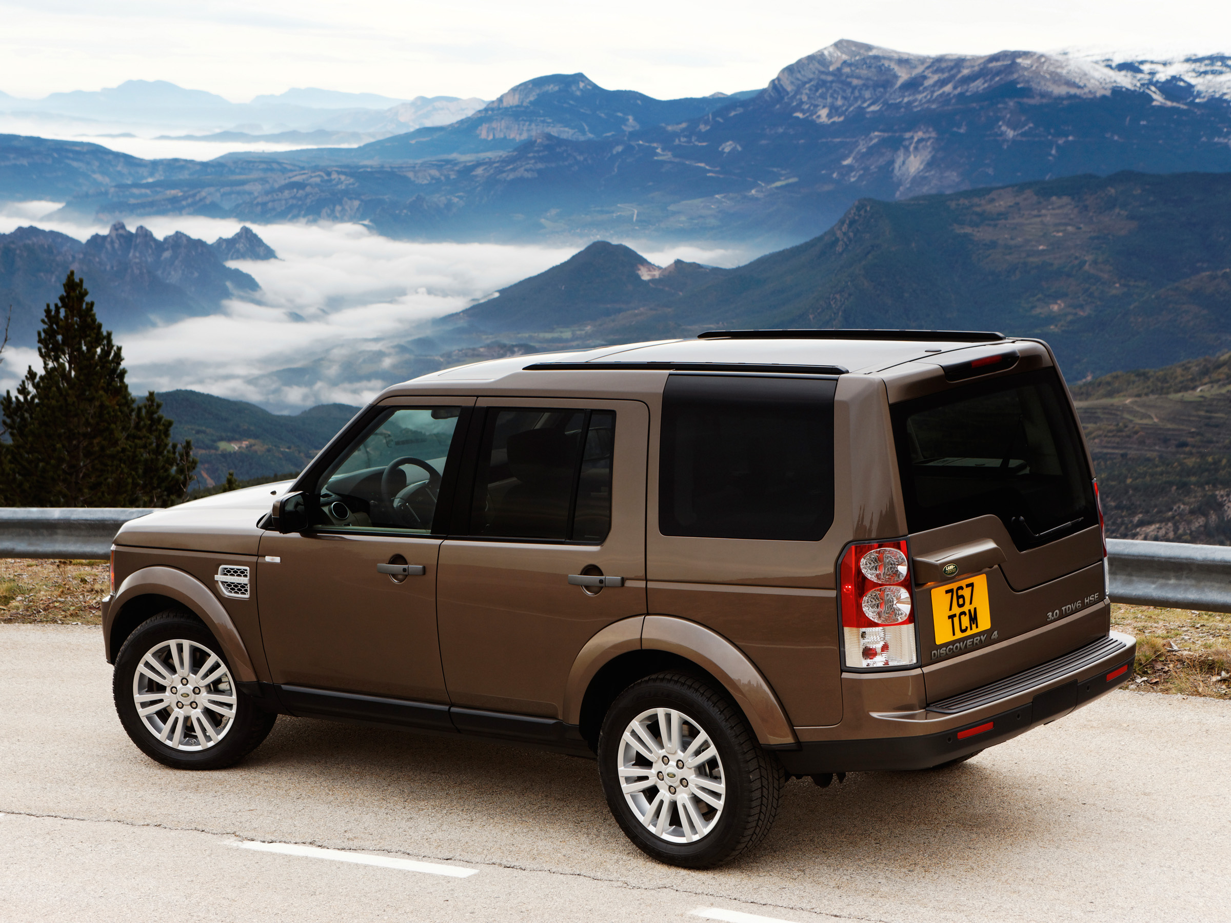 Land rover discovery 4 интерьер