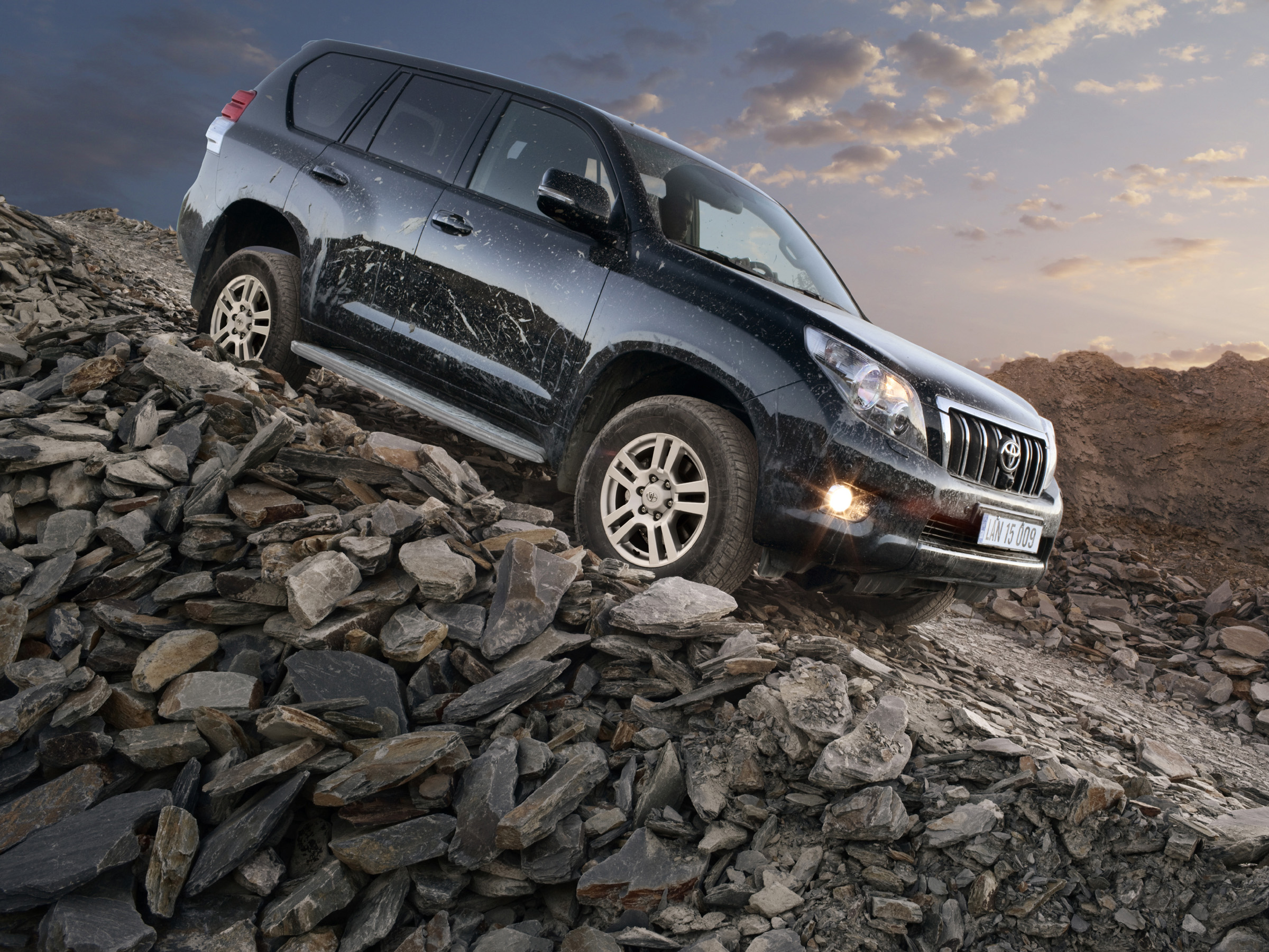 Toyota Land Cruiser Prado J150 Внедорожник – модификации и цены,  одноклассники Toyota Land Cruiser Prado suv, где купить - Quto.ru