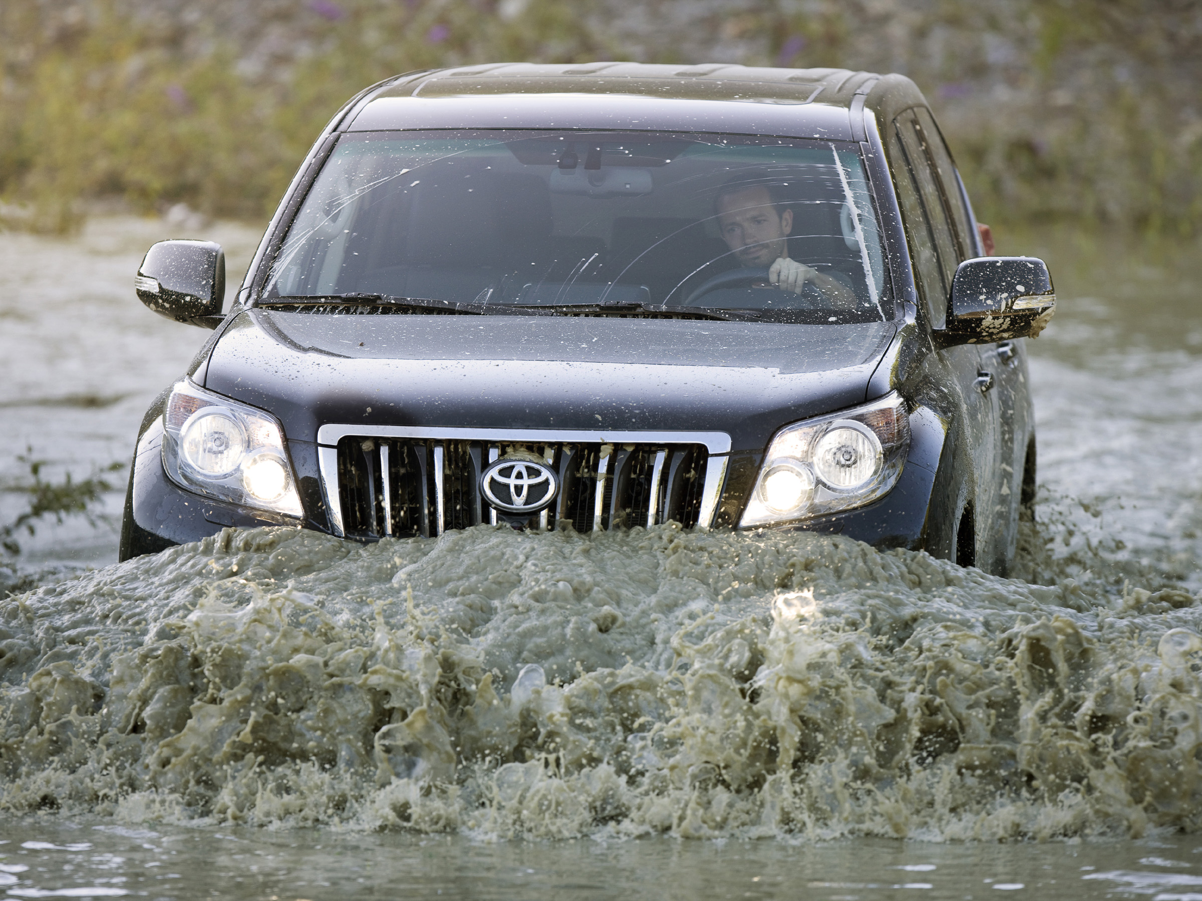 Toyota Land Cruiser Prado J150 Внедорожник – модификации и цены,  одноклассники Toyota Land Cruiser Prado suv, где купить - Quto.ru