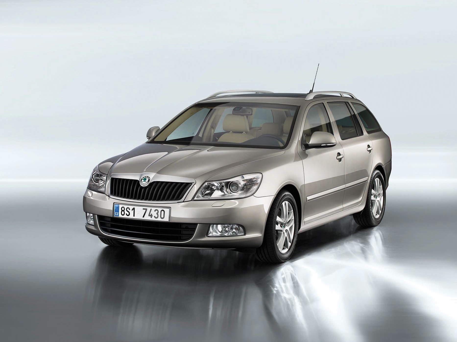 Продано: Skoda Octavia универсал II поколение рестайлинг 1.4 MT 80 л.с.  пурпурный металлик в Тульской области - Quto.ru