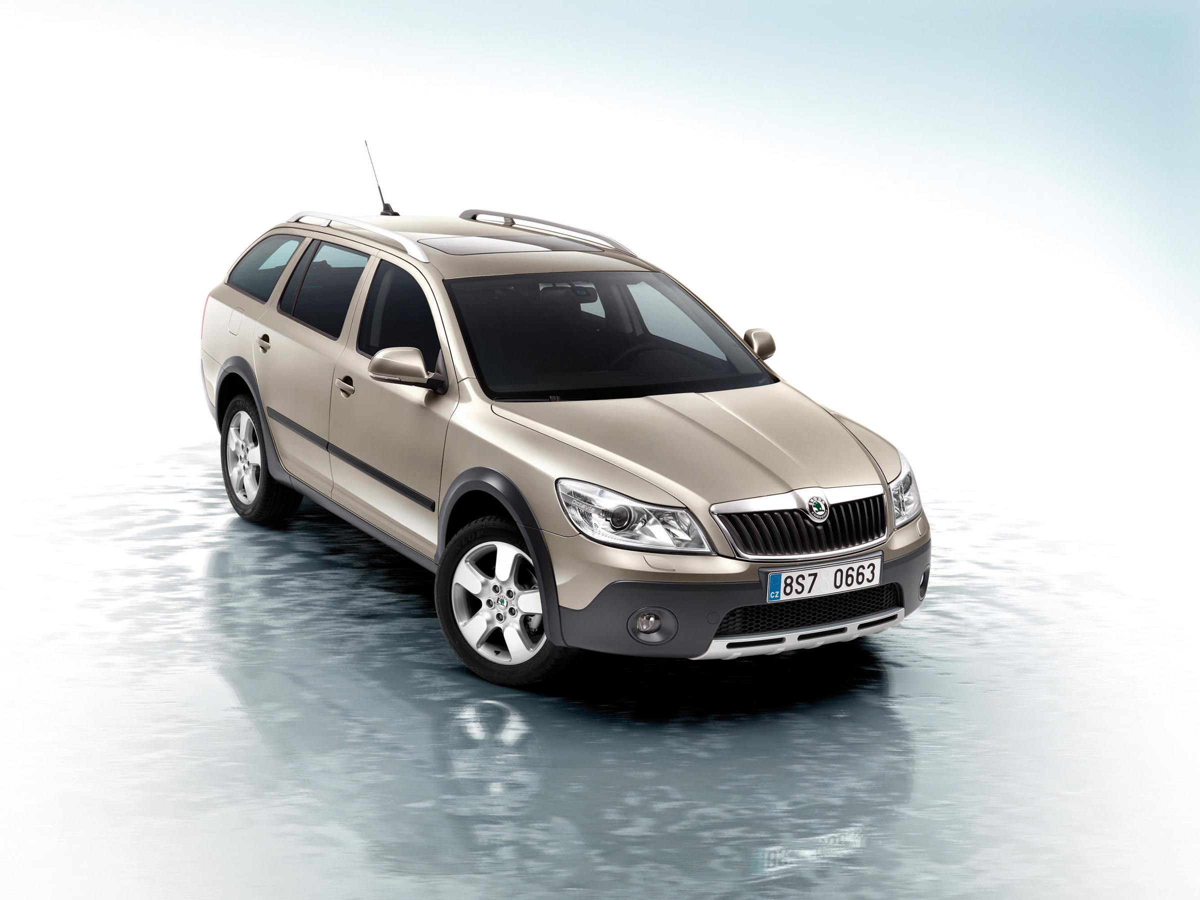 Skoda Octavia Scout II поколение рестайлинг Универсал – модификации и цены,  одноклассники Skoda Octavia Scout wagon, где купить - Quto.ru