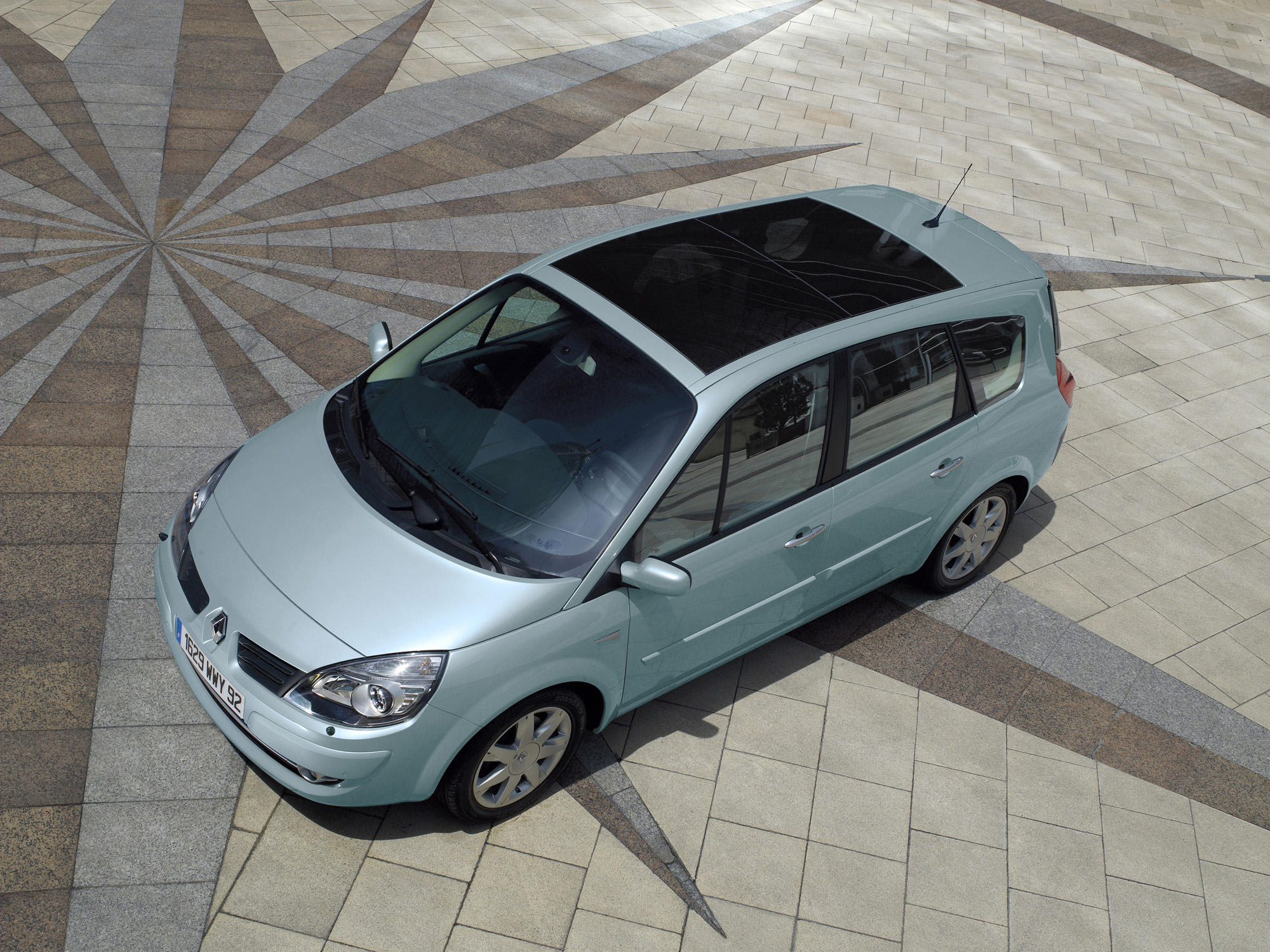 Фото Renault Grand Scenic II поколение - Quto.ru