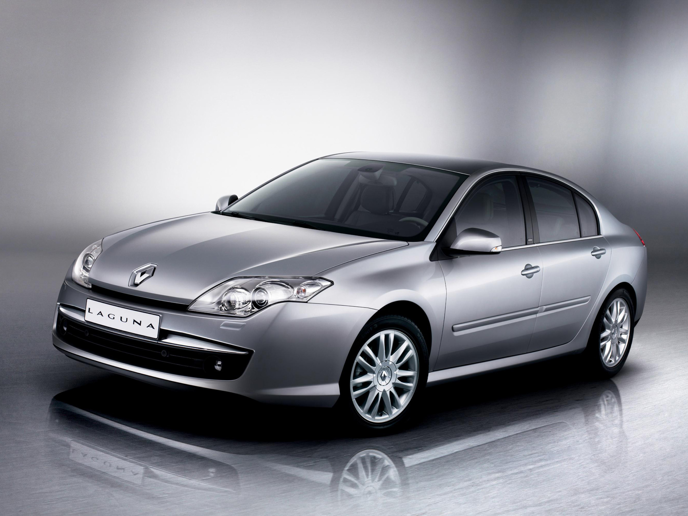 Продано: Renault Laguna хэтчбек III поколение 2.0 MT 140 л.с. бежевый в  Санкт-Петербурге - Quto.ru