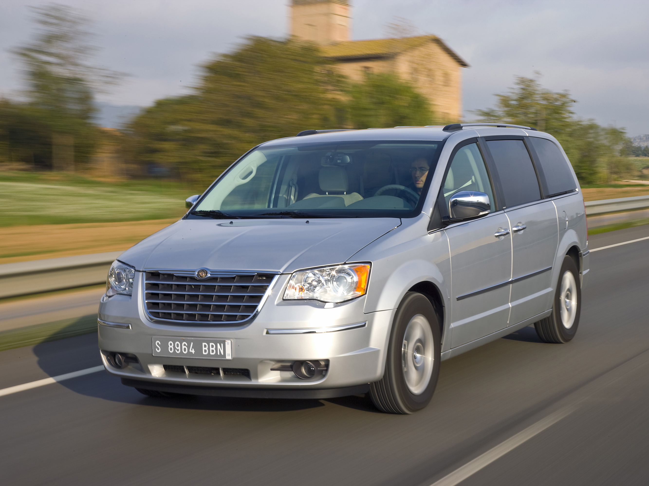 Фото Chrysler Grand Voyager III поколение - Quto.ru